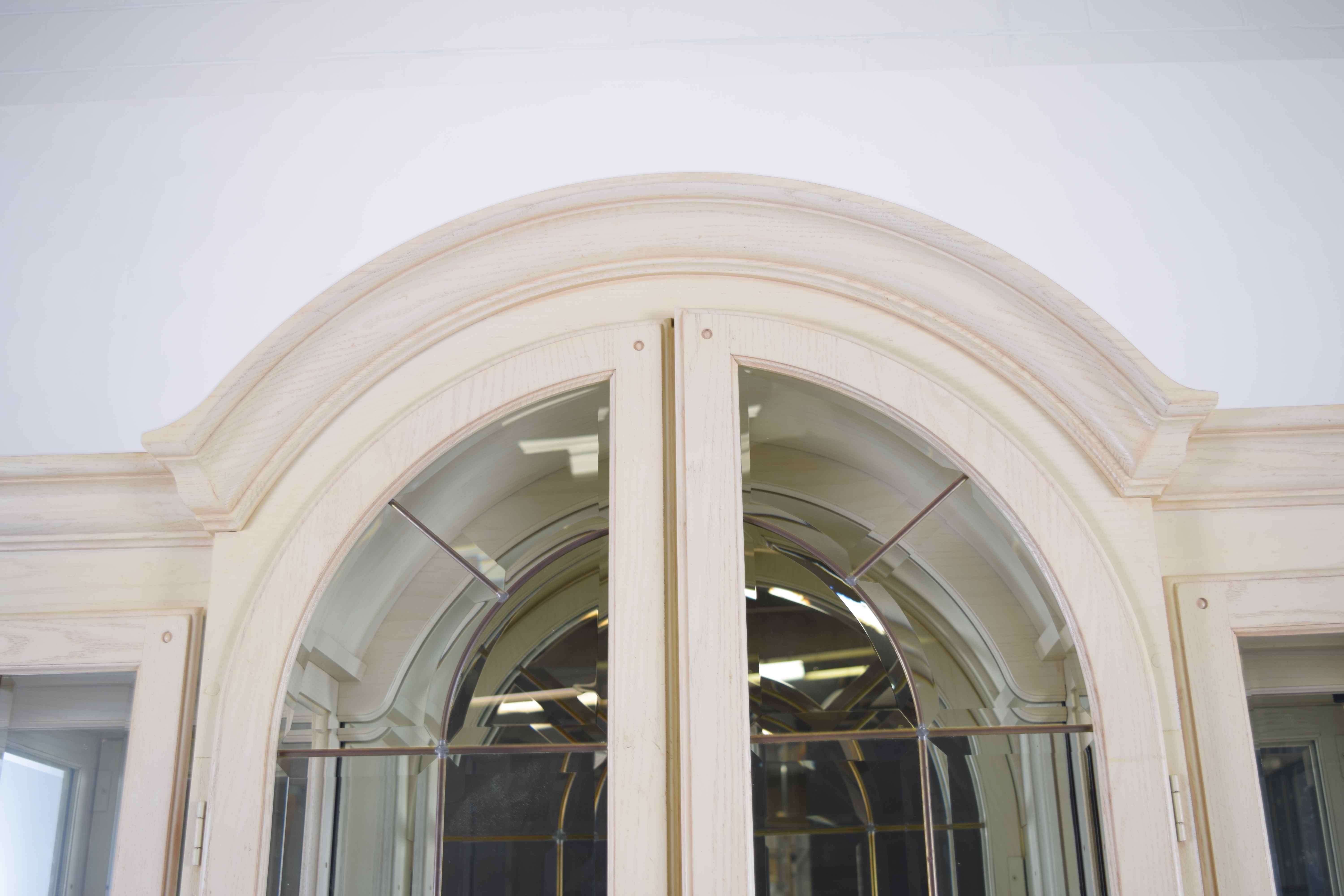 Thomasville French Country China Cabinet