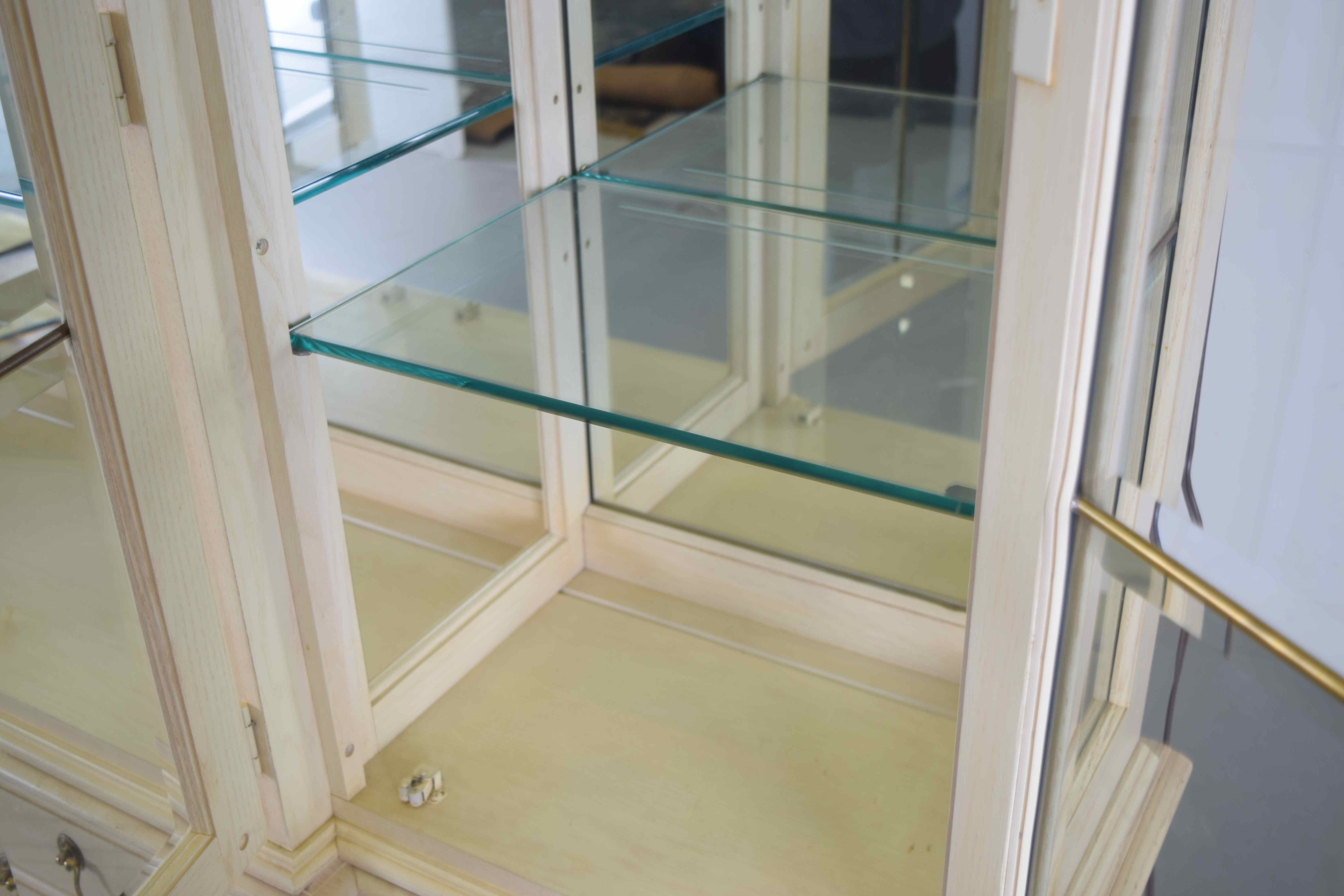 Thomasville French Country China Cabinet