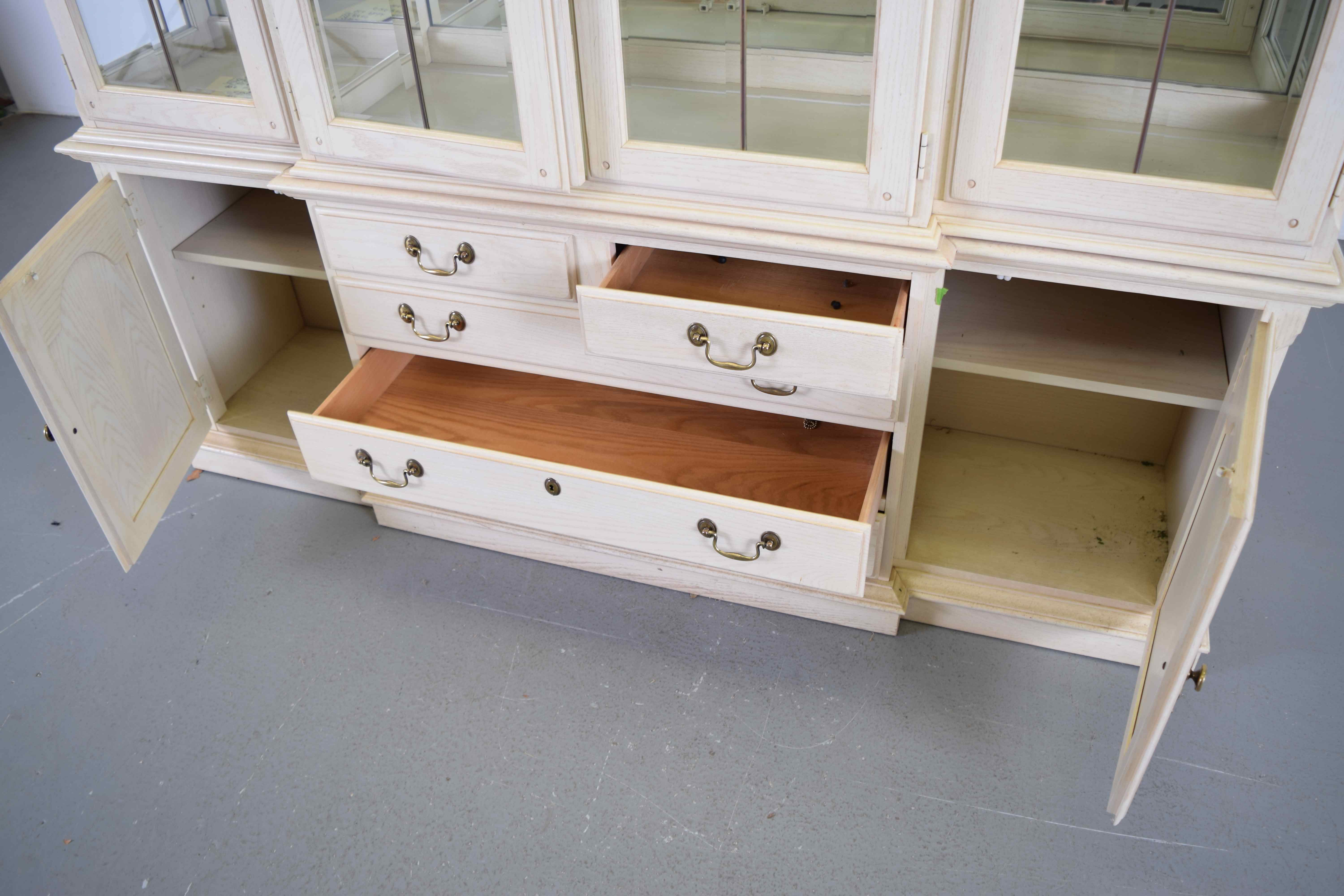 Thomasville French Country China Cabinet