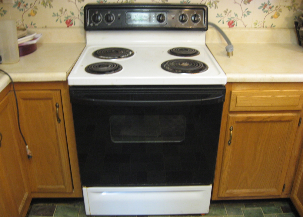 General Electric Spectra Self-Cleaning Electric Oven