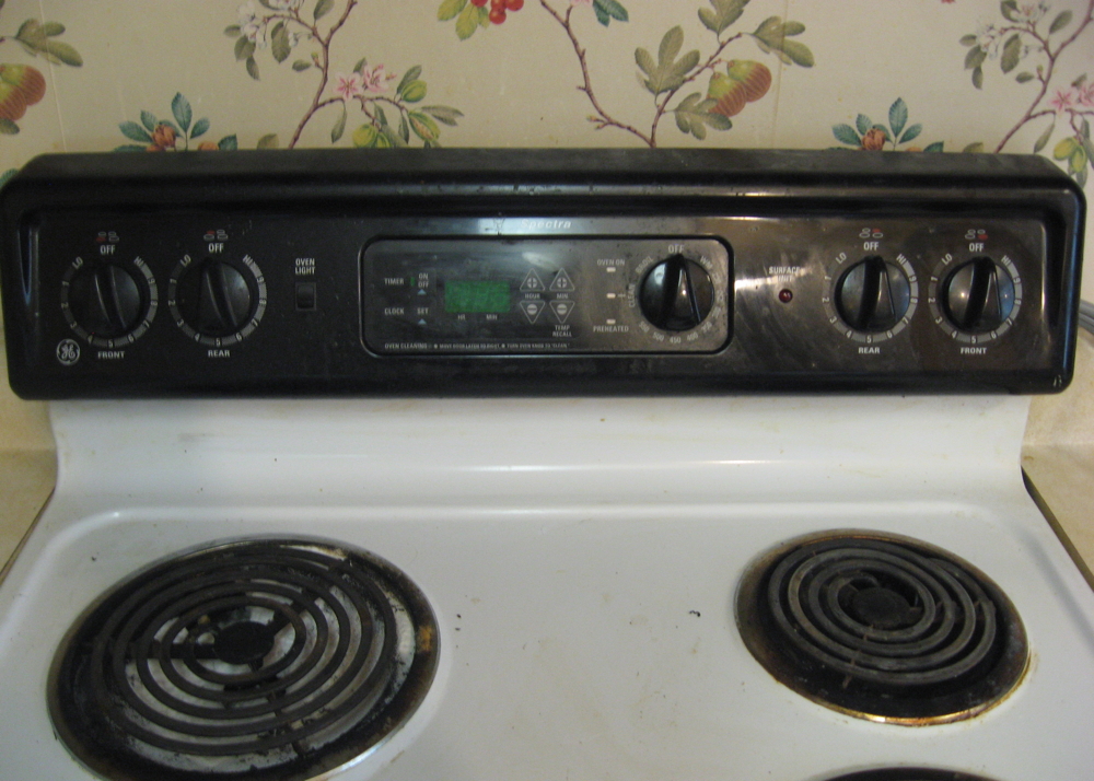 General Electric Spectra Self-Cleaning Electric Oven