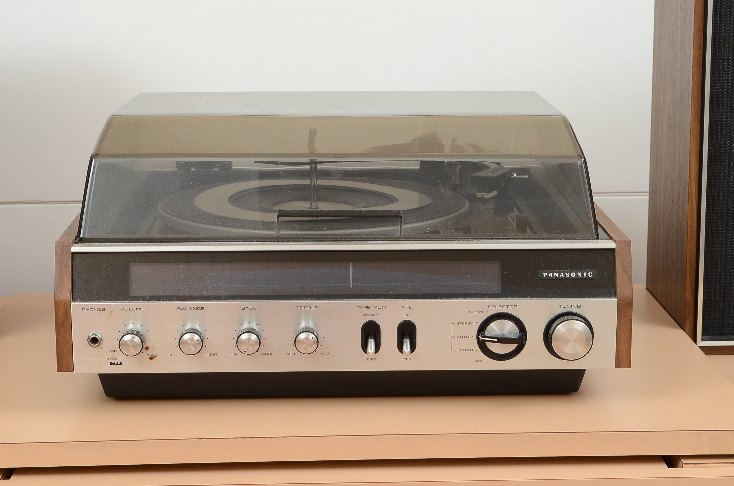 Panasonic Turntable and Speakers