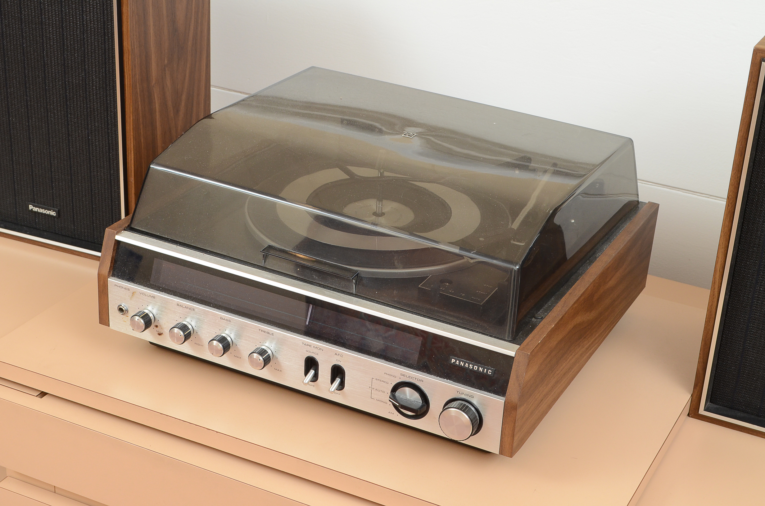 Panasonic Turntable and Speakers