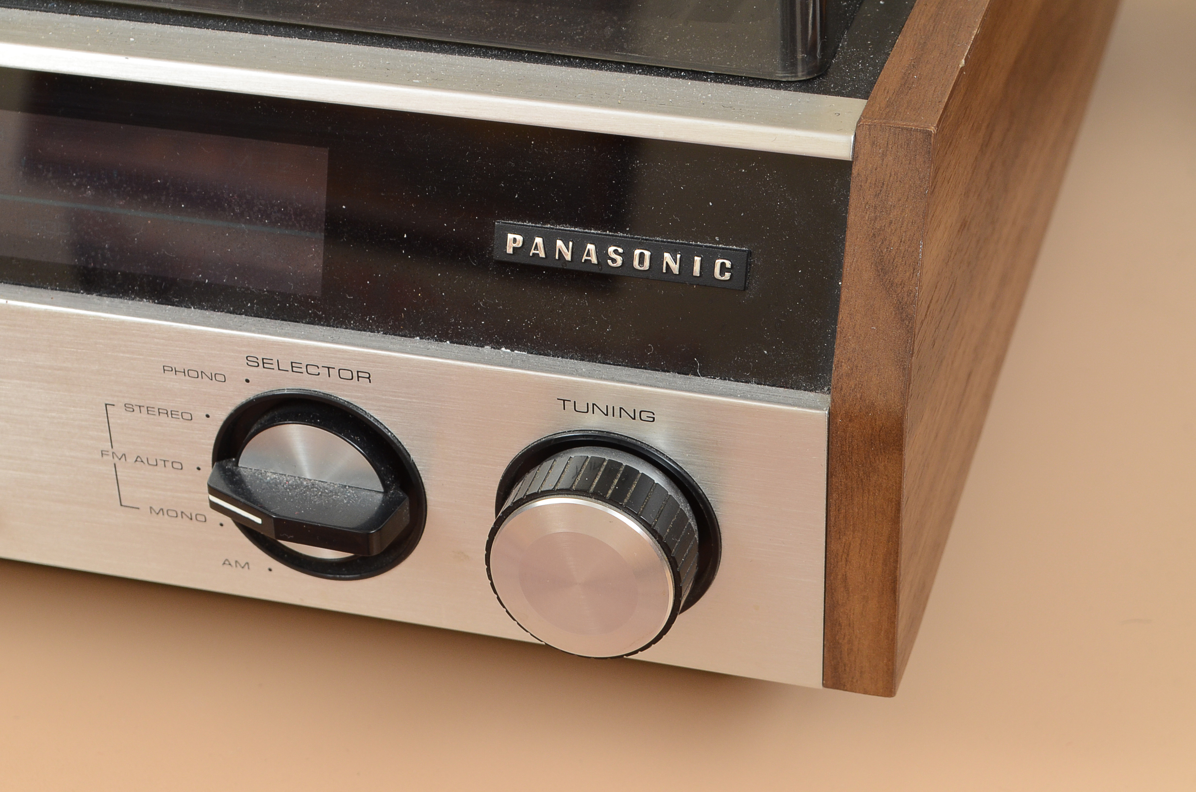 Panasonic Turntable and Speakers