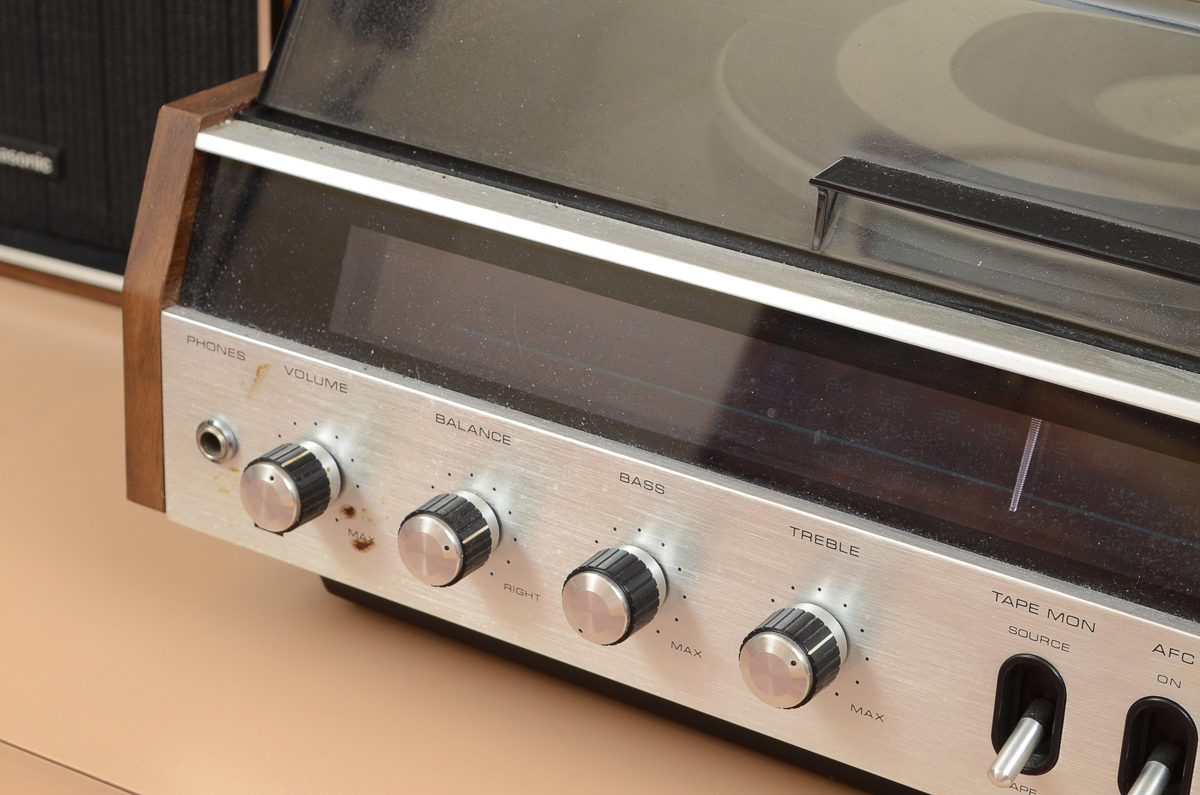 Panasonic Turntable and Speakers