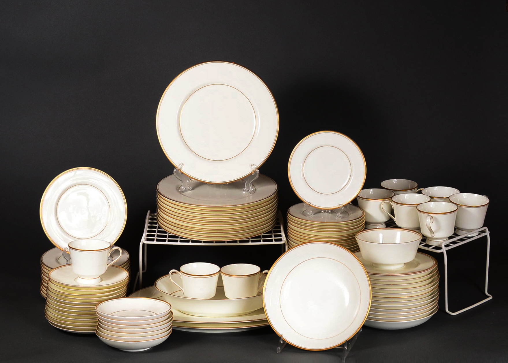 95-Piece Set of "Wheaton" Mikasa Bone China