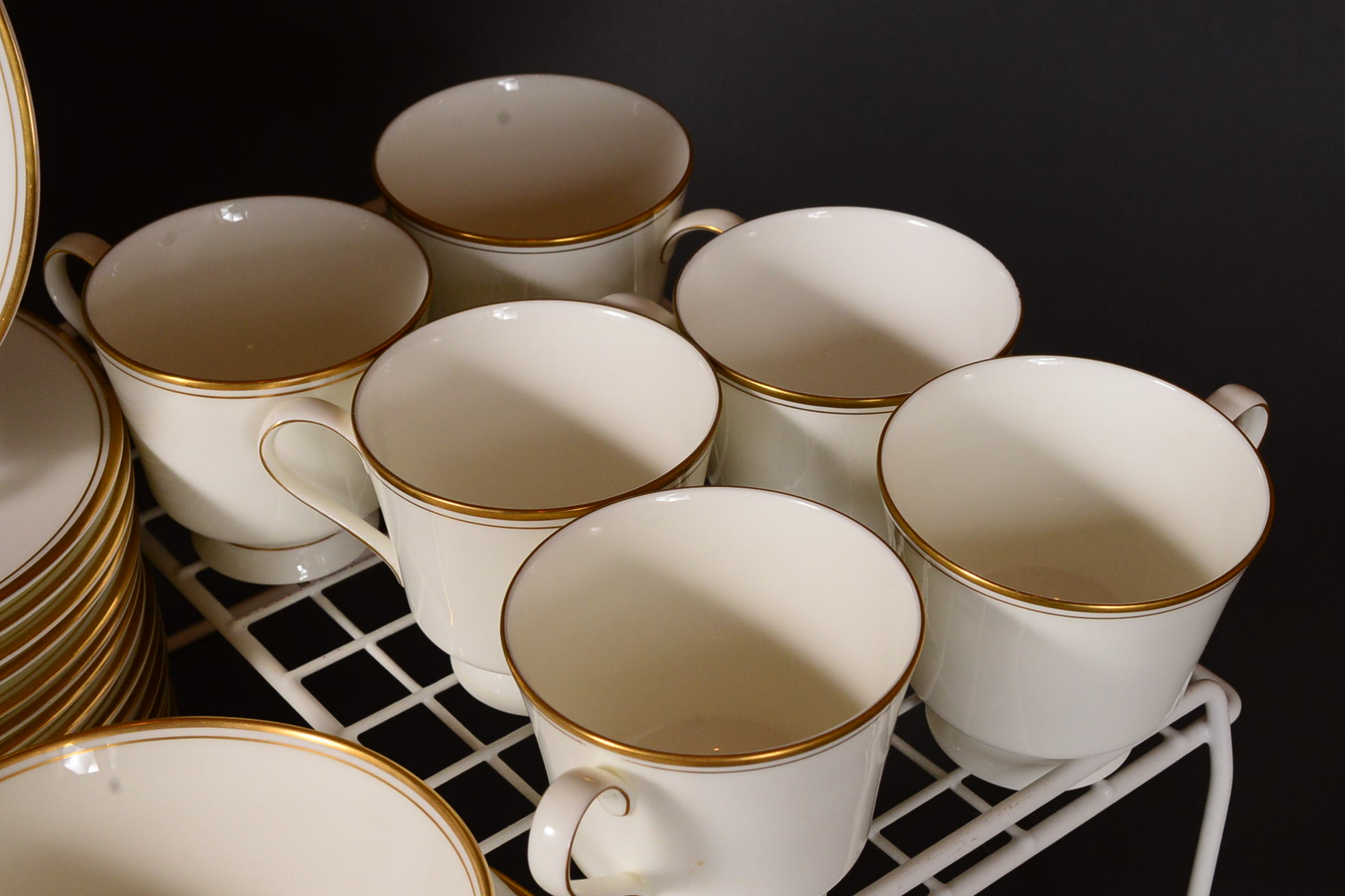 95-Piece Set of "Wheaton" Mikasa Bone China