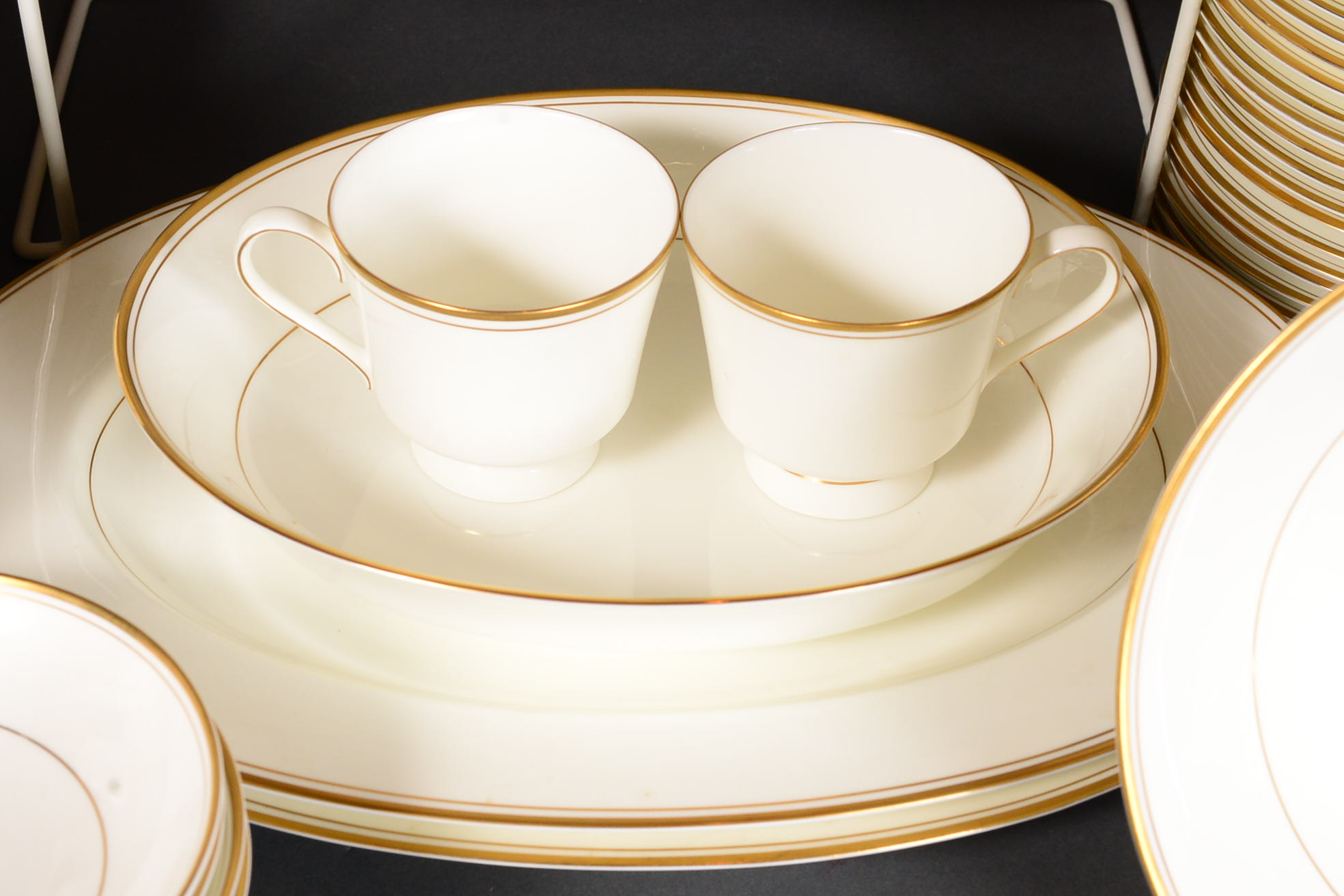 95-Piece Set of "Wheaton" Mikasa Bone China