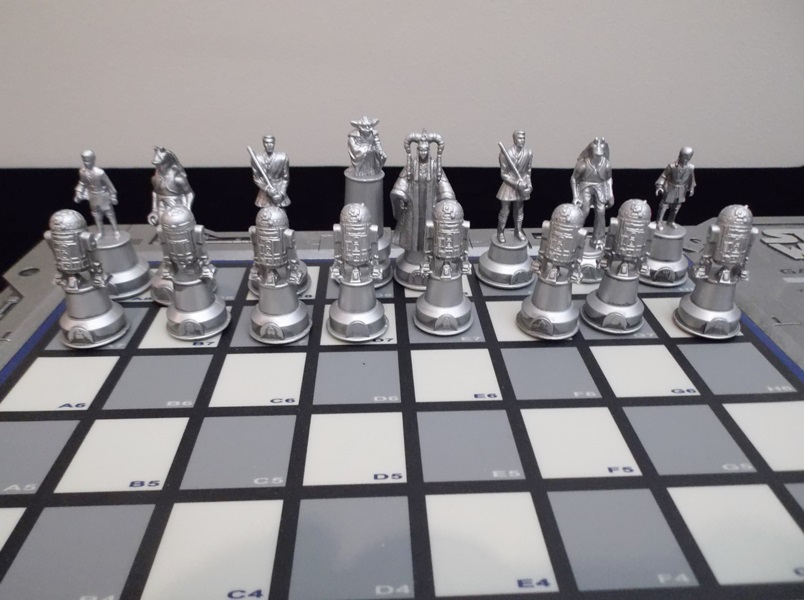 1999 Star Wars Episode I Electronic Galactic Chess Set