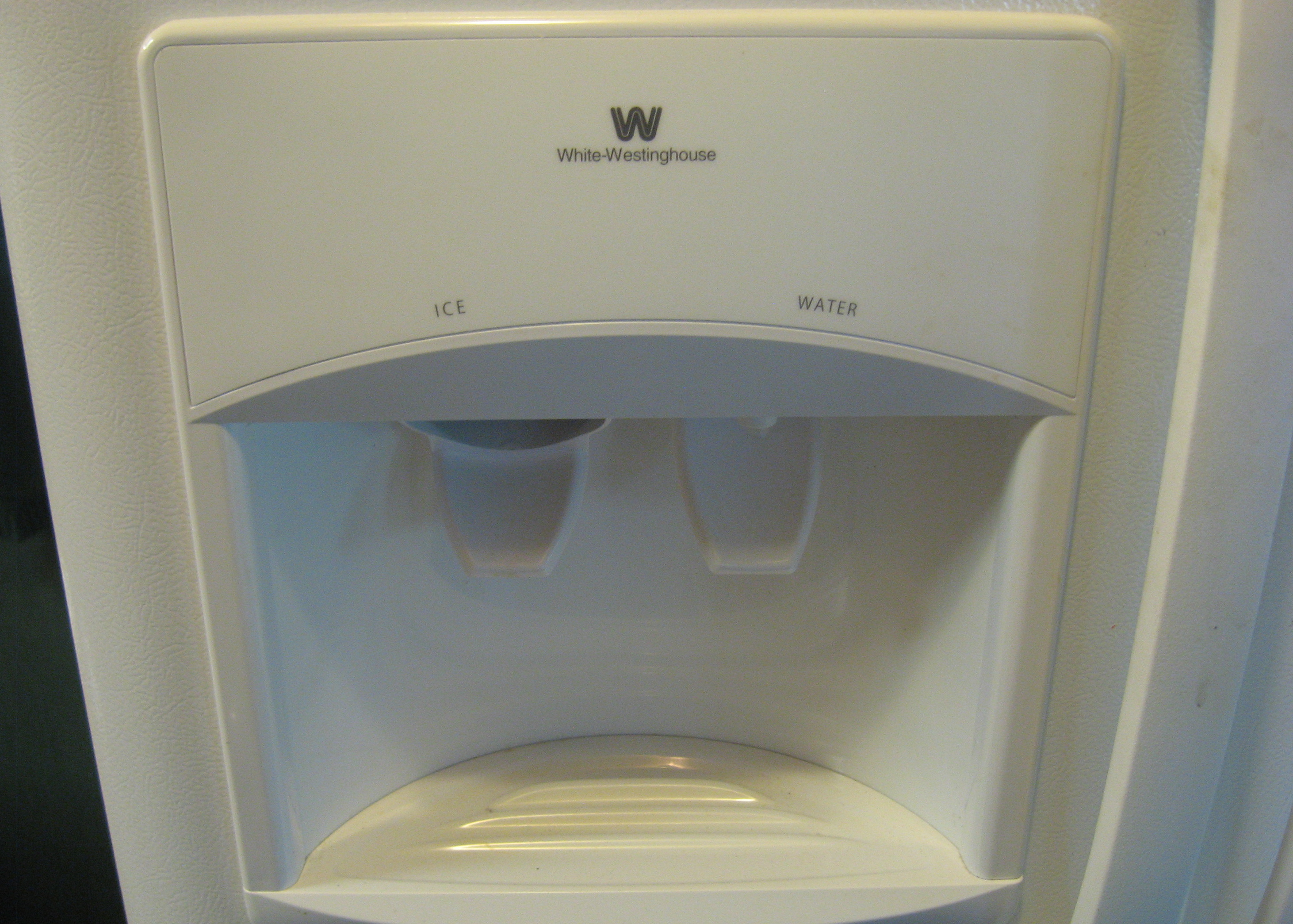 White-Westinghouse 25 Cubic Foot Refrigerator