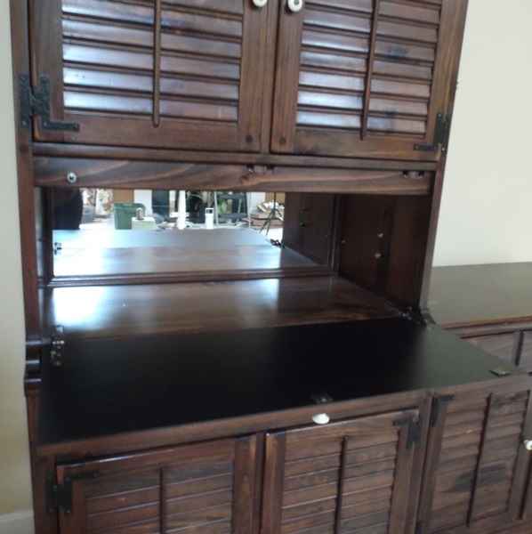 Ethan Allen Old Tavern Antiqued Pine Bar Cabinet 