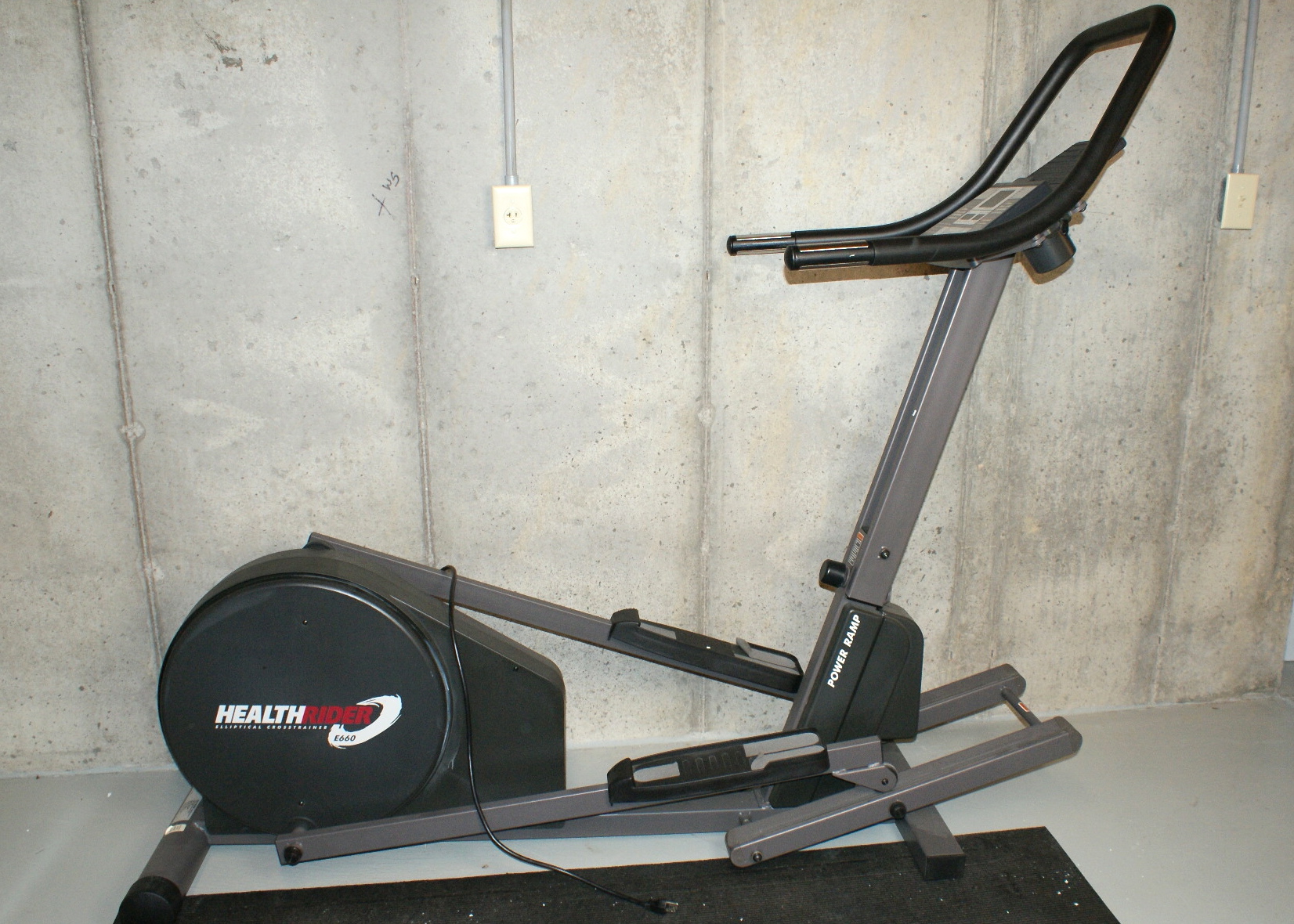 Healthrider Elliptical Crosstrainer Model E660