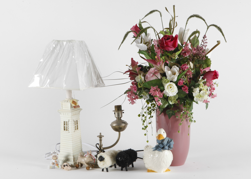 Assortment of Country Theme Home Decor Items