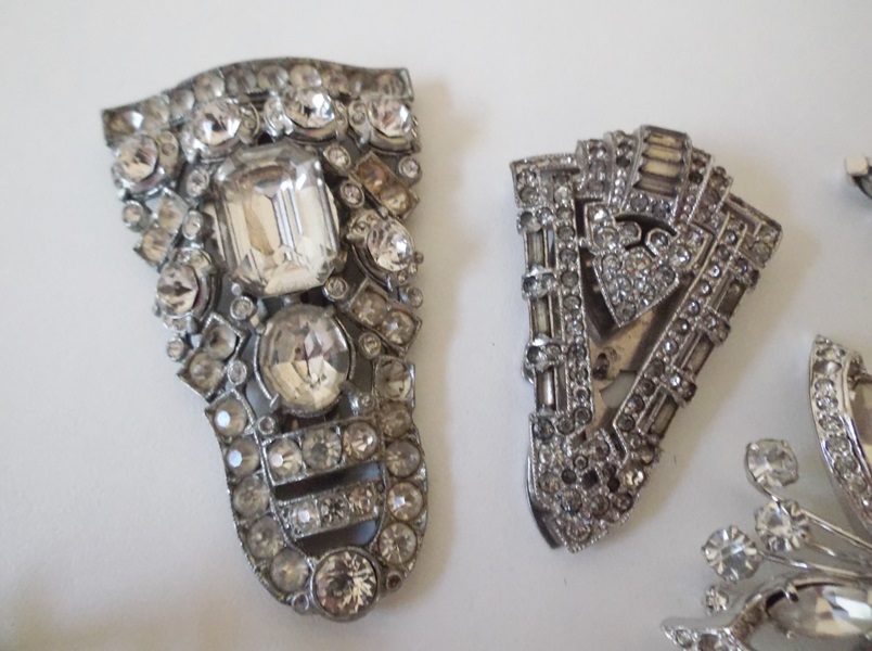 Assortment of Vintage Rhinestone Jewelry 