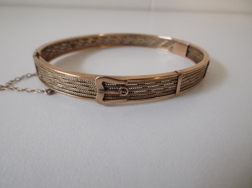 Assortment of Vintage Jewelry