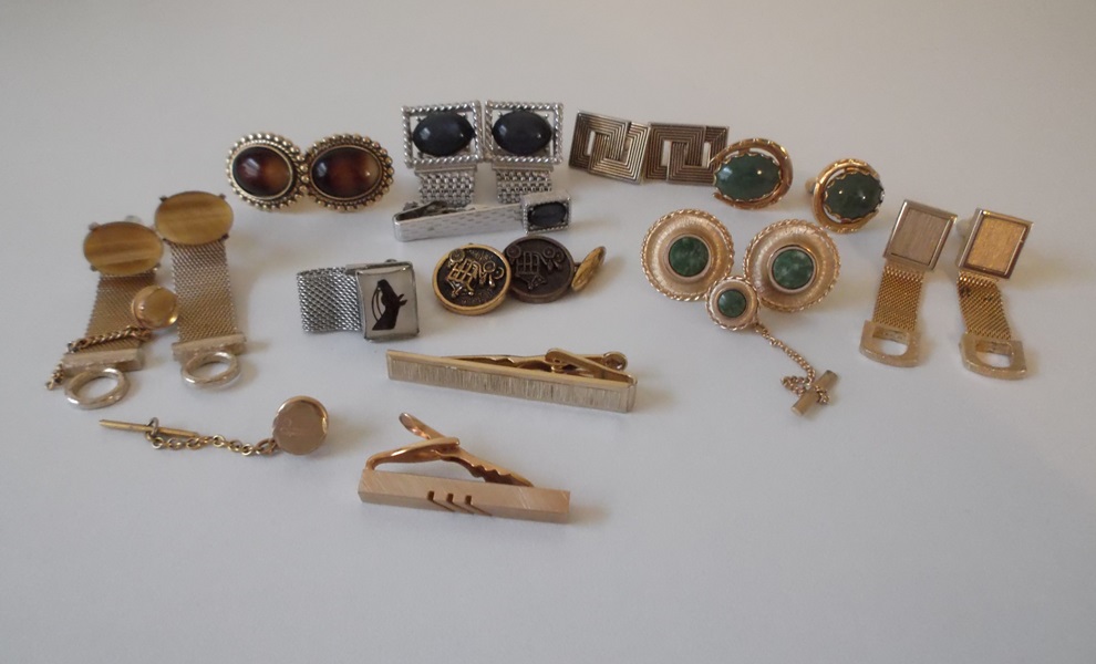 Assortment of Vintage Cufflinks 