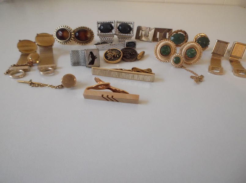 Assortment of Vintage Cufflinks 