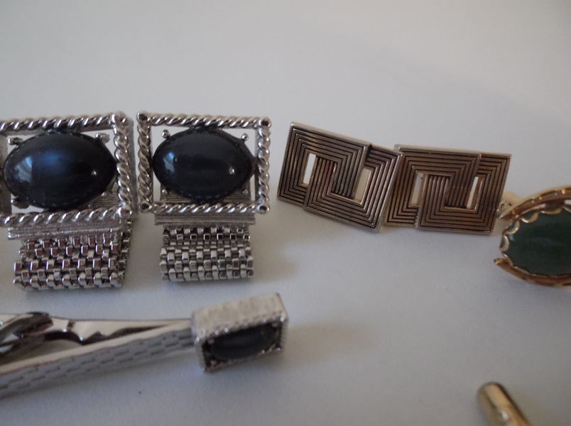 Assortment of Vintage Cufflinks 