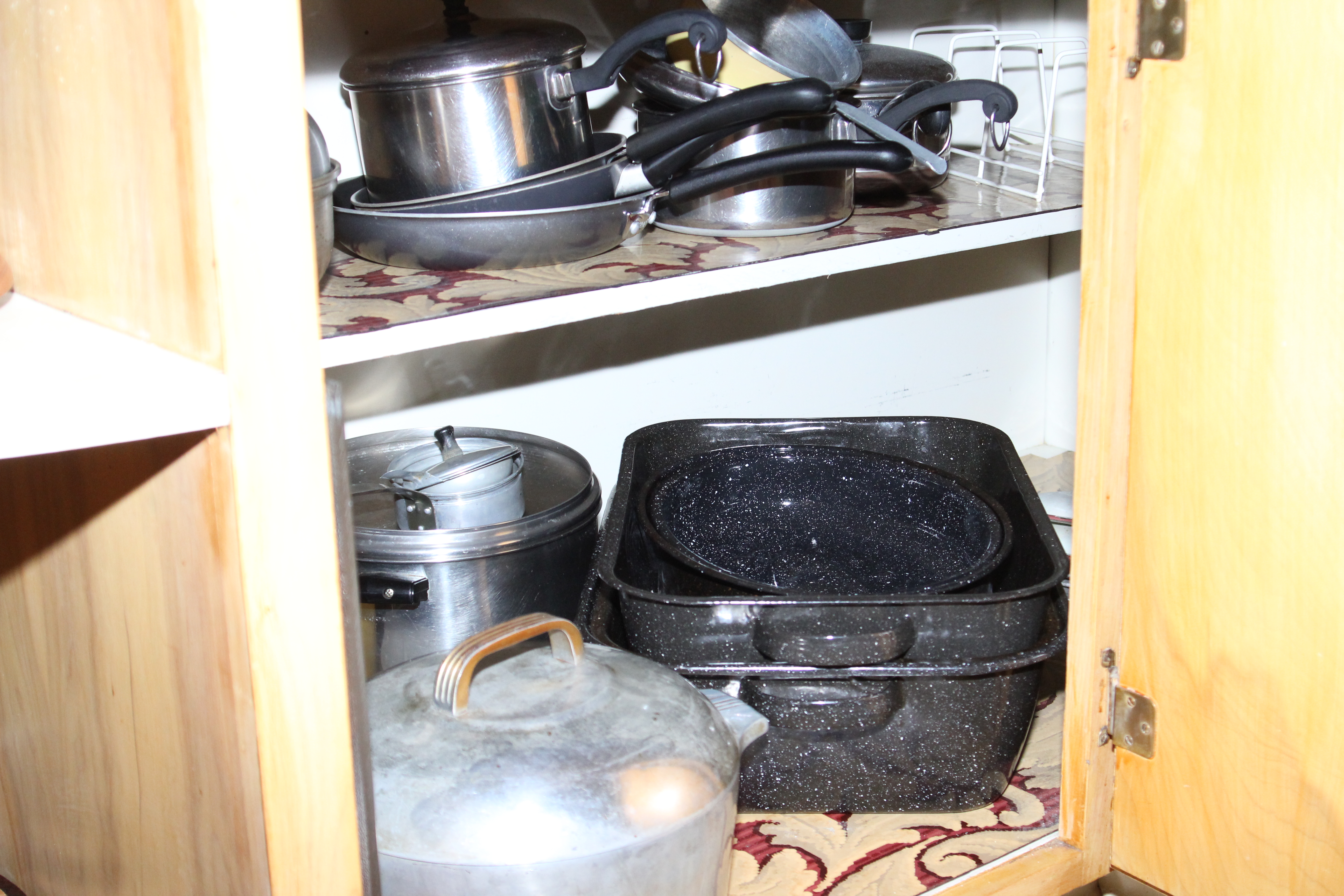 Enamel Roasters, Magnalite Roaster, and Pots and Pans 