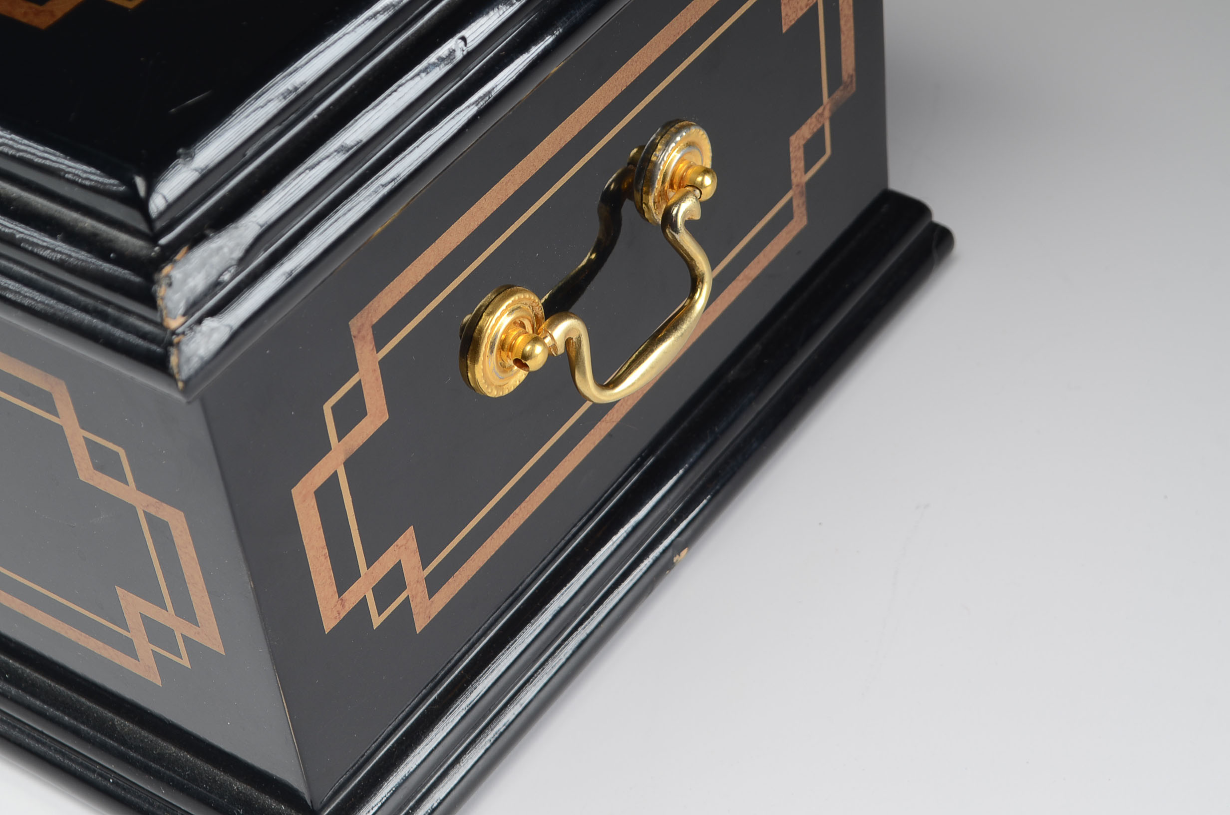 Monte Cristo Humidor with Cigars