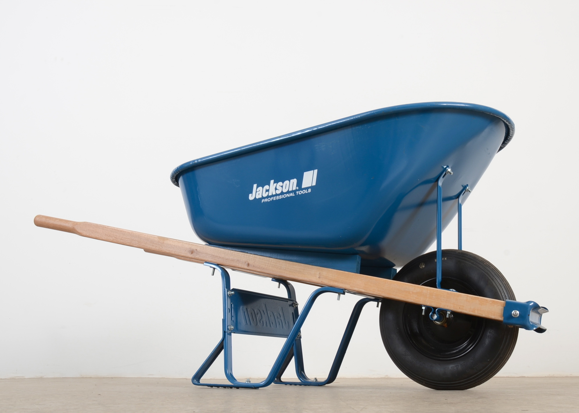 Wheelbarrow by Jackson Professional Tools 
