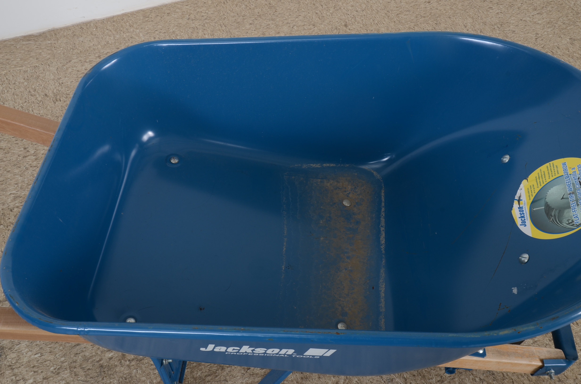 Wheelbarrow by Jackson Professional Tools 