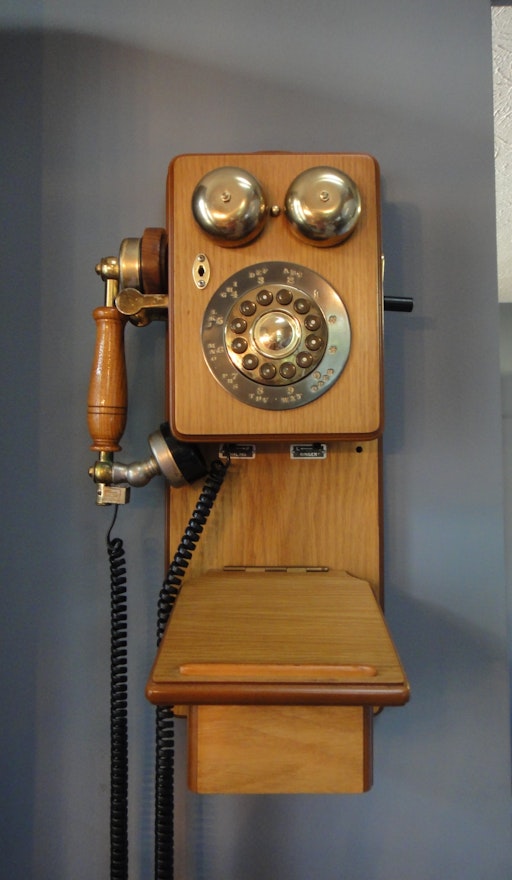 Vintage Retro-Replica Antique Hand Crank Wall Phone