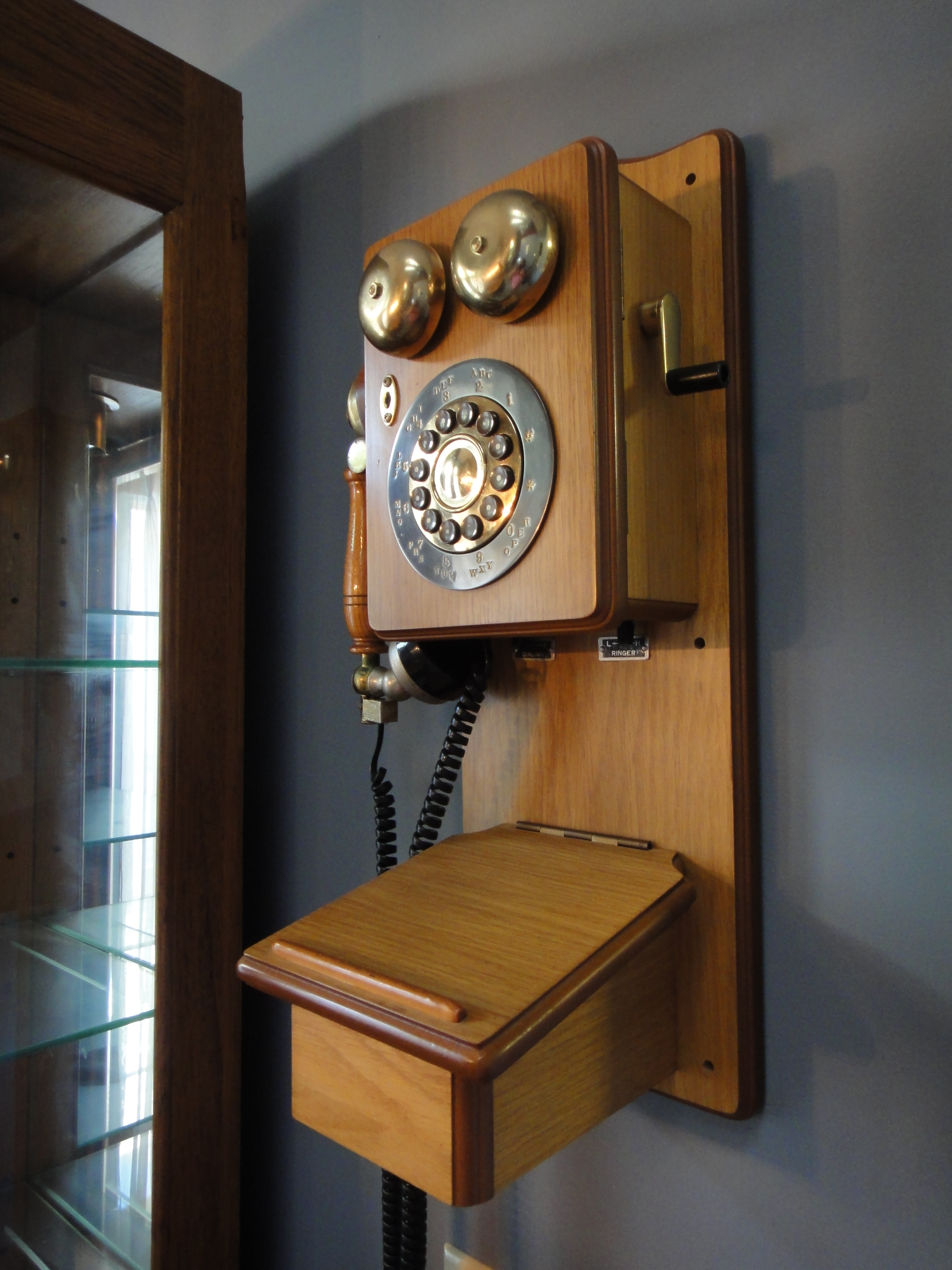 Vintage Retro-Replica Antique Hand Crank Wall Phone
