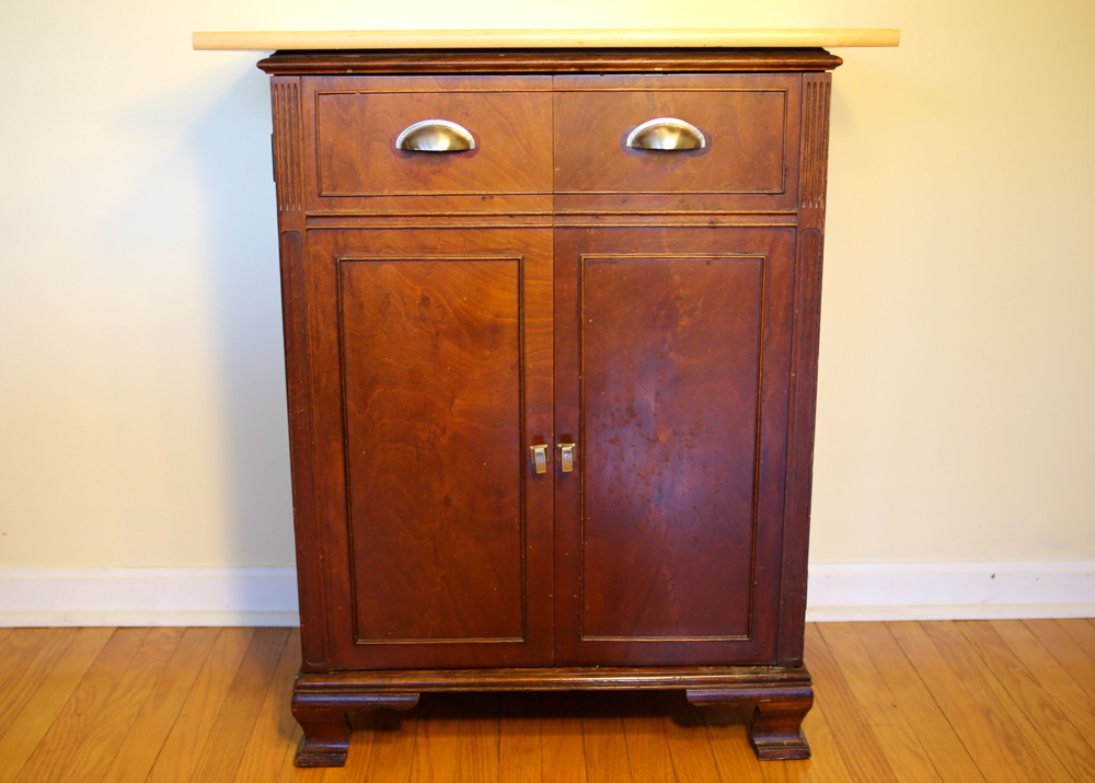Small Antique Cabinet with Mahogany Veneers