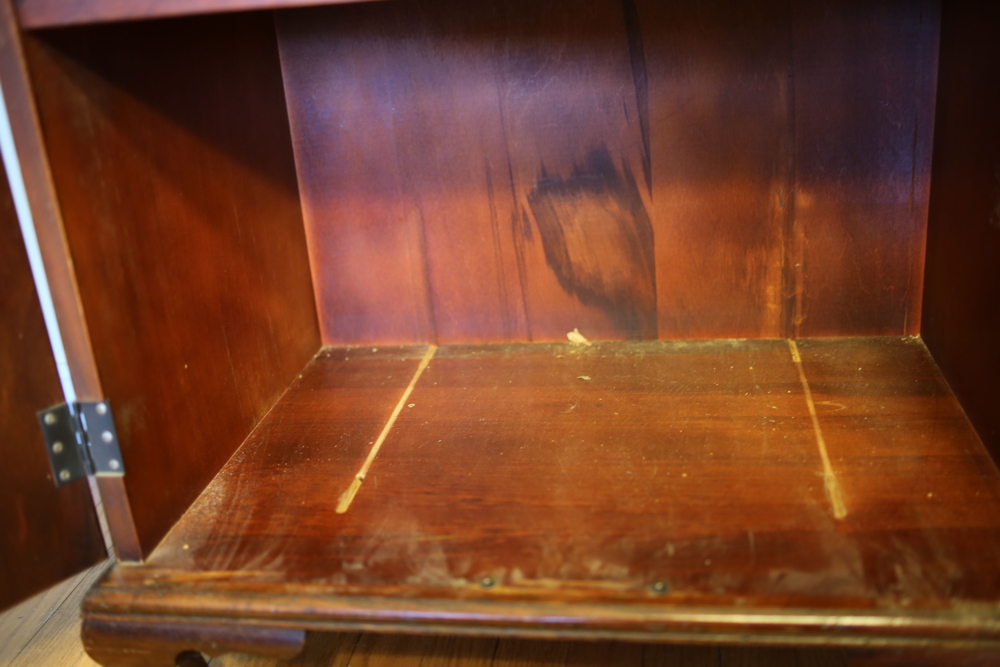 Small Antique Cabinet with Mahogany Veneers