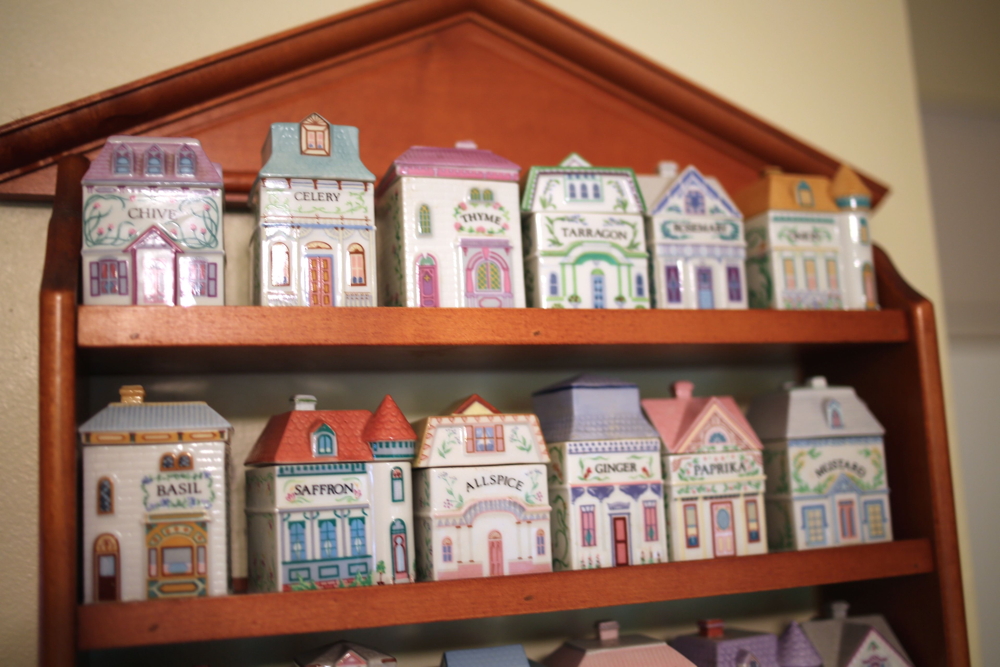 Charming Spice Rack with Containers