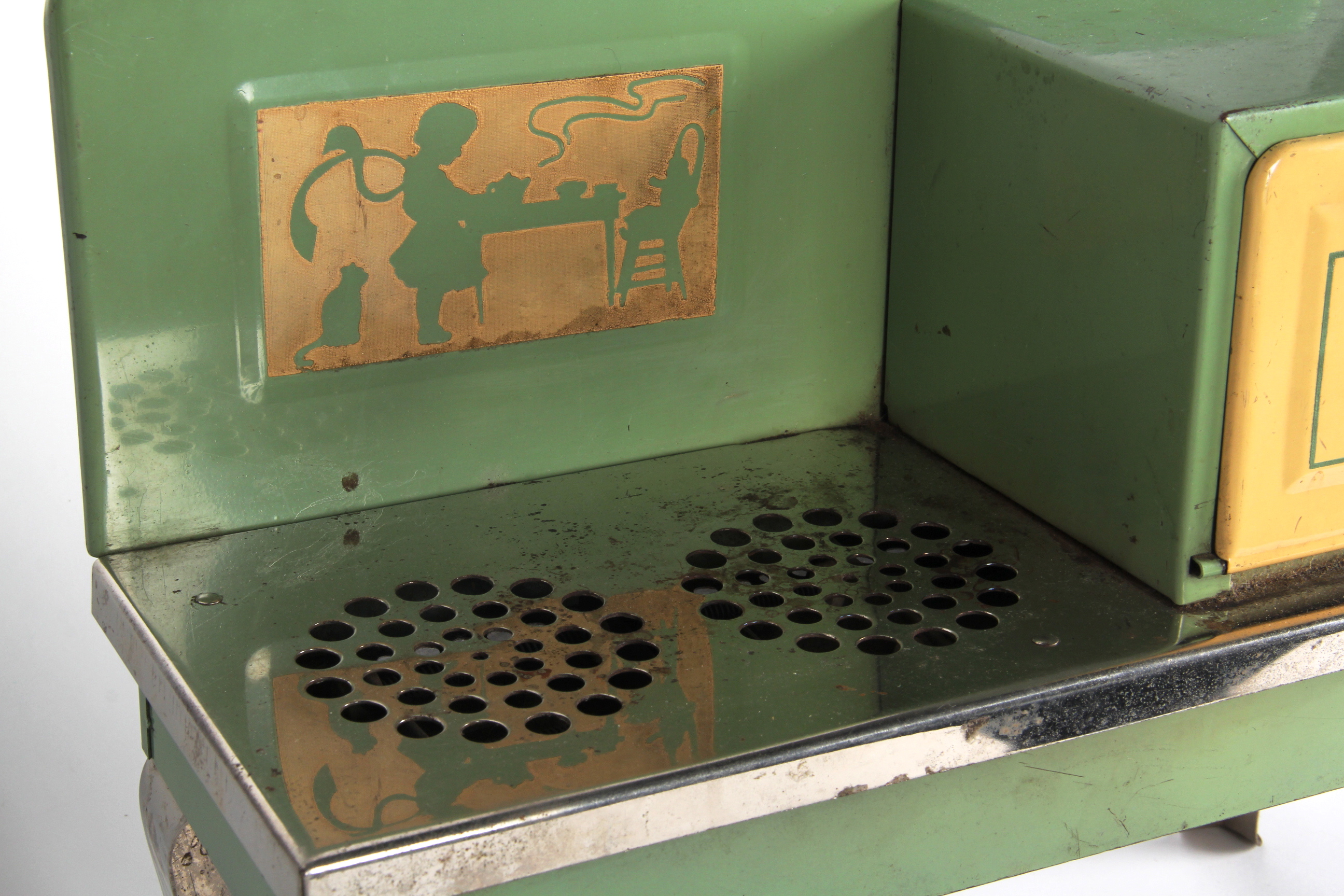 Vintage Circa 1930s Toy Electric Stove by Metal Corp.