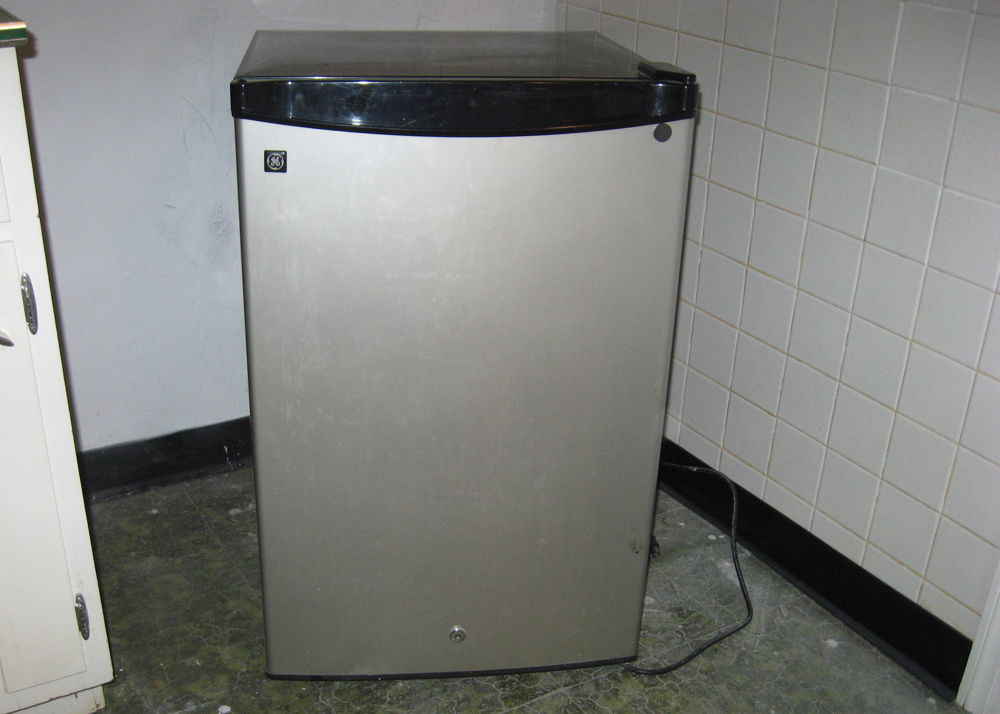 General Electric Mini Refrigerator