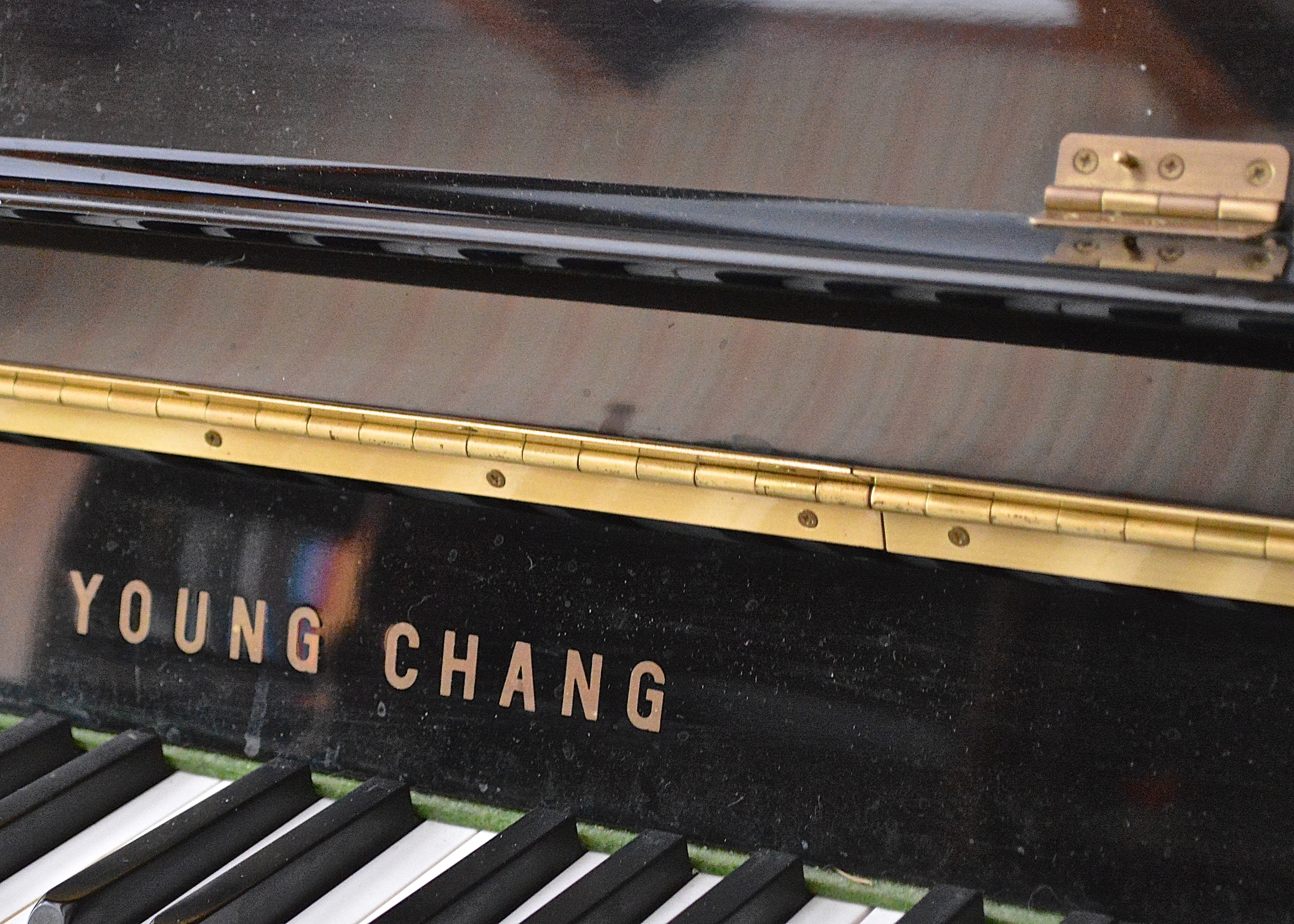 Young Chang Upright Piano