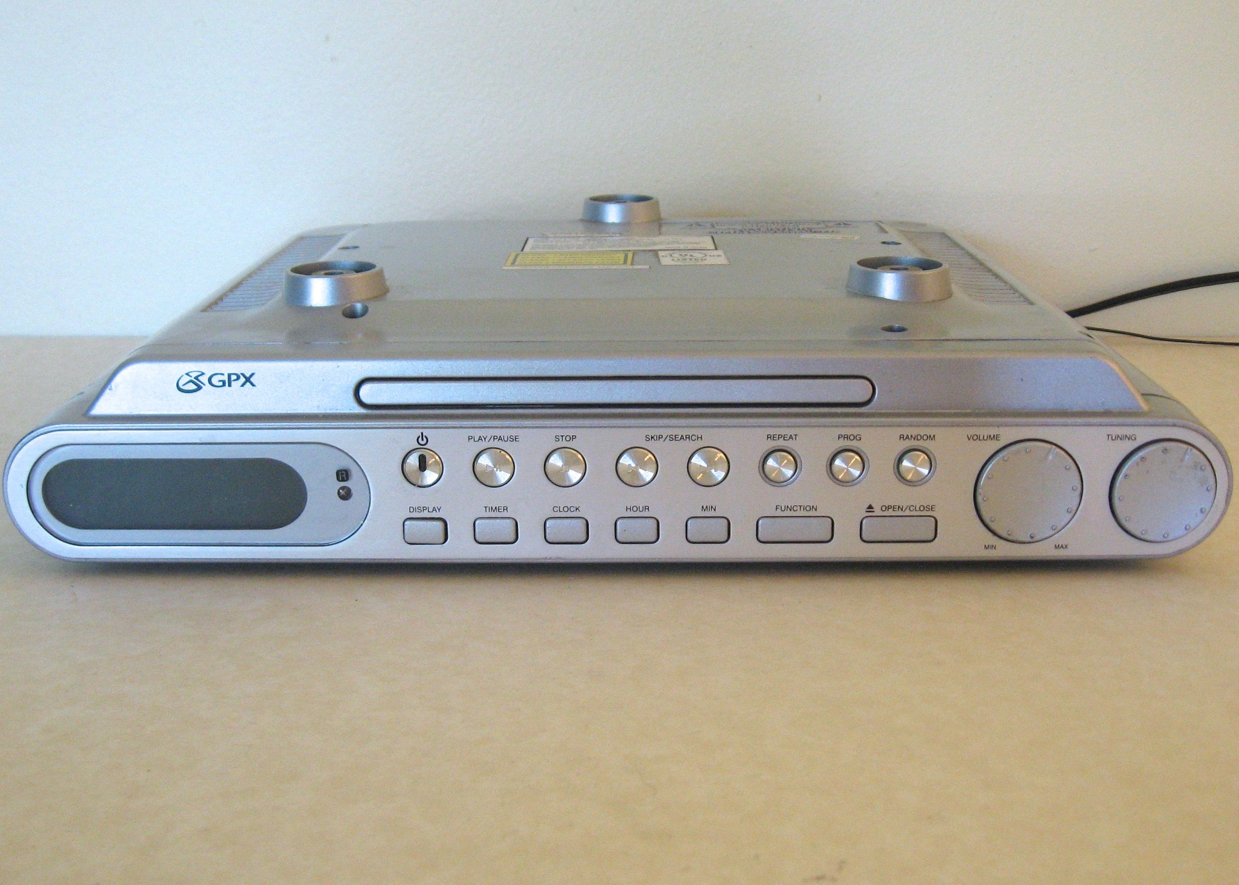 GPX Undercounter Radio/CD Player