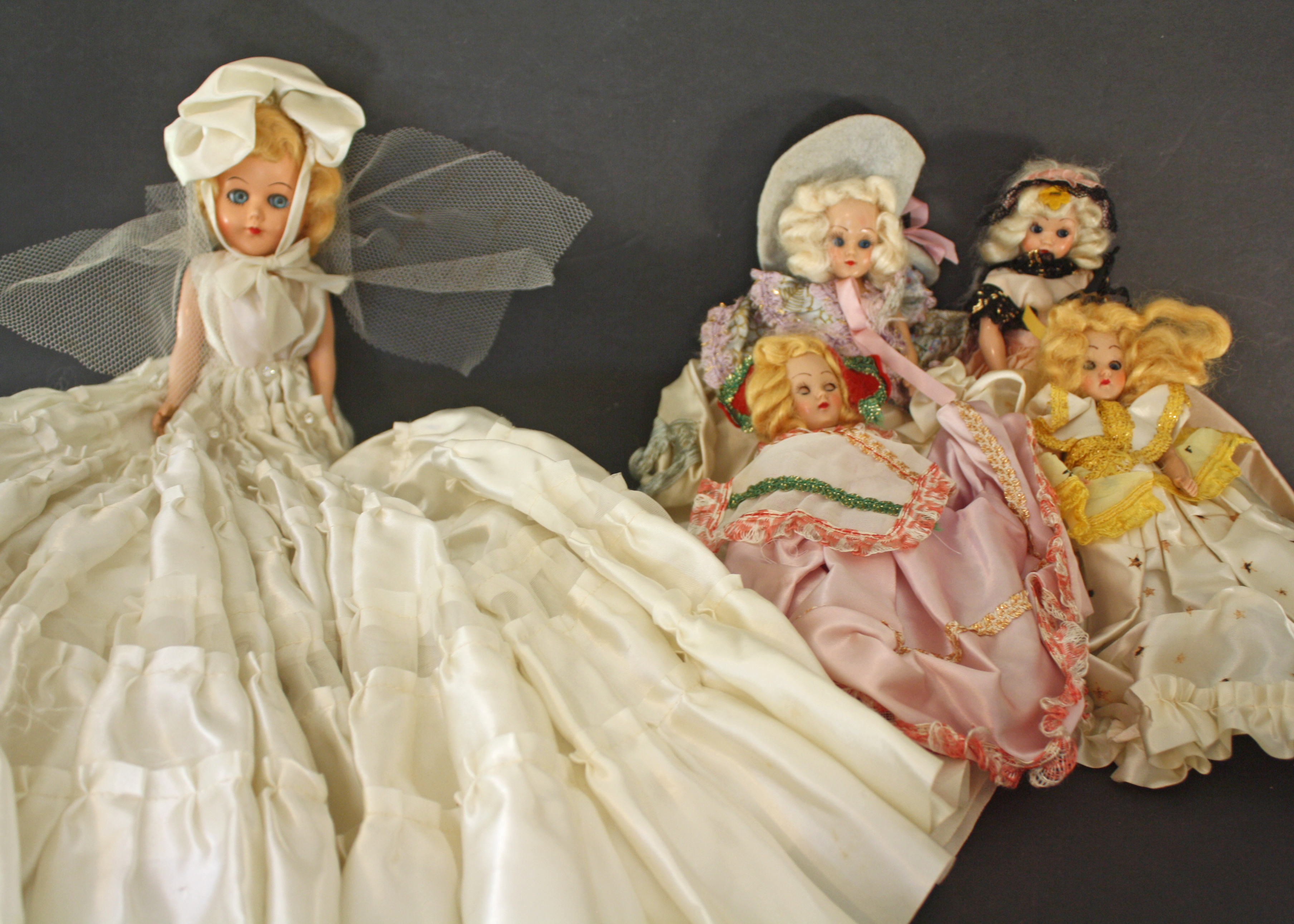 Grouping of Vintage Dolls