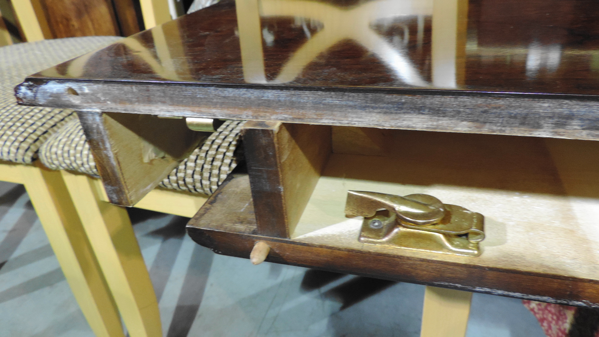 Queen Anne Style Dining Table and Four Chairs