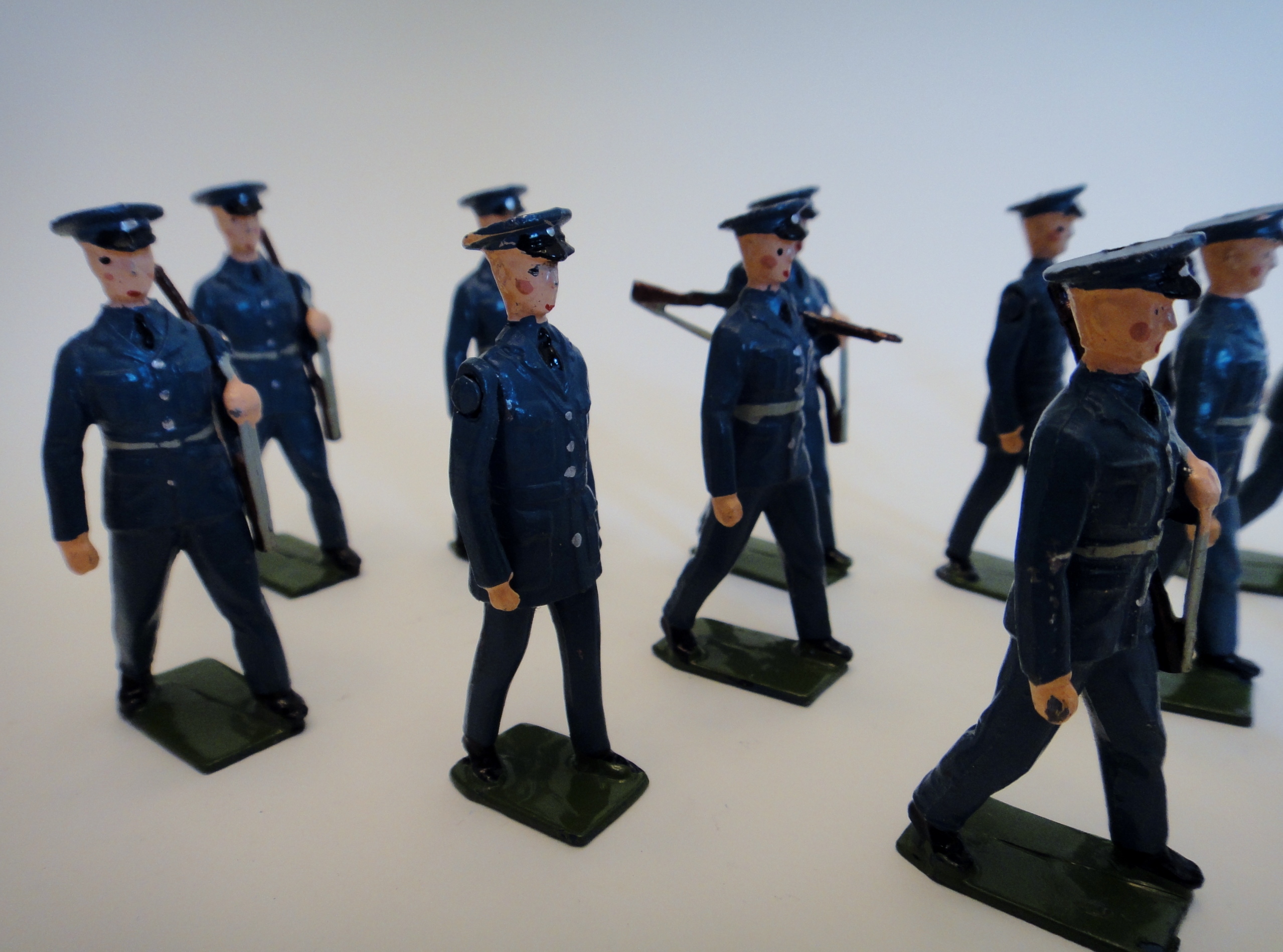 Collection Vintage Britains Ltd. Military Marching Soldiers Metal