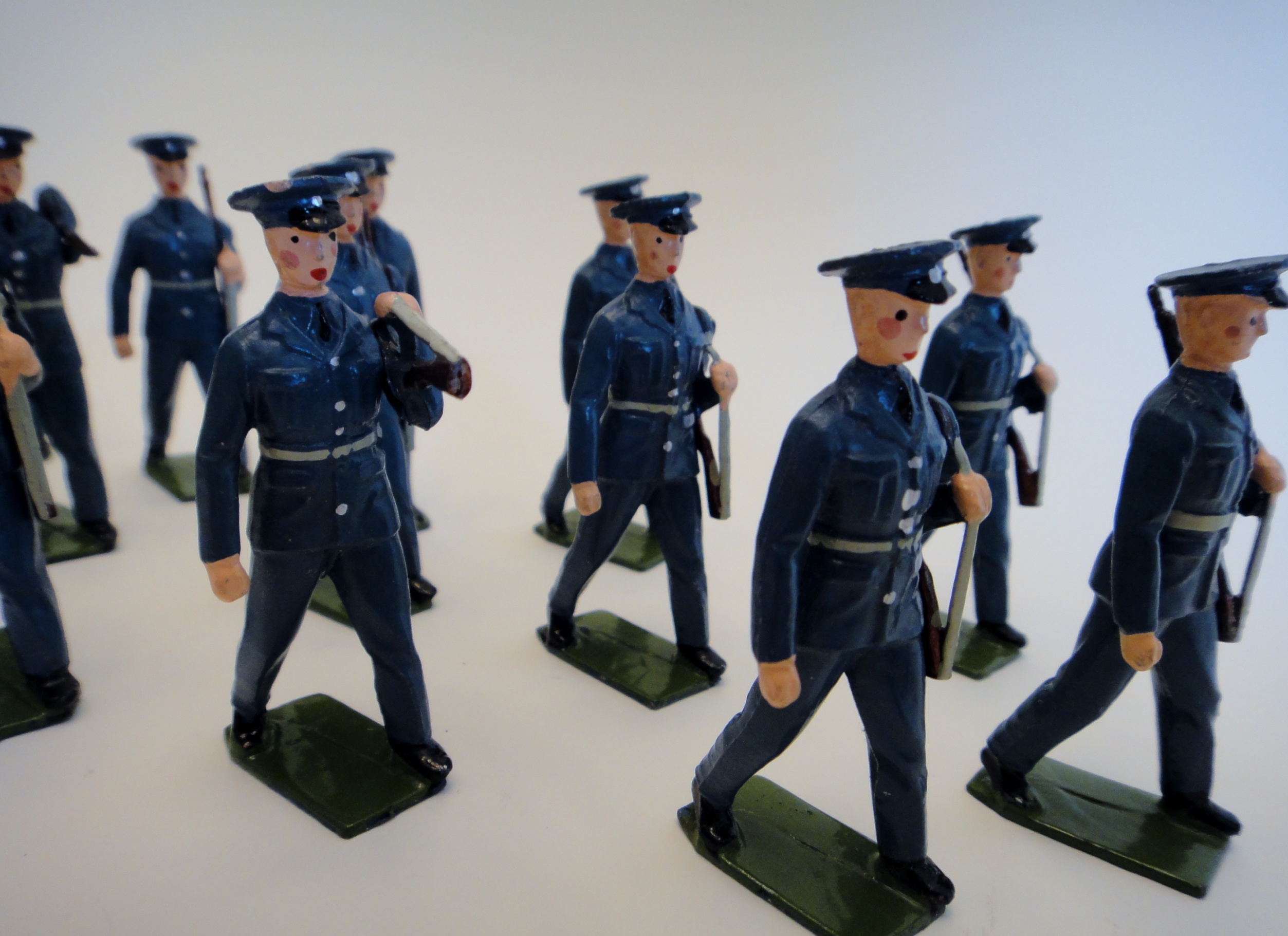 Collection Vintage Britains Ltd. Military Marching Soldiers Metal