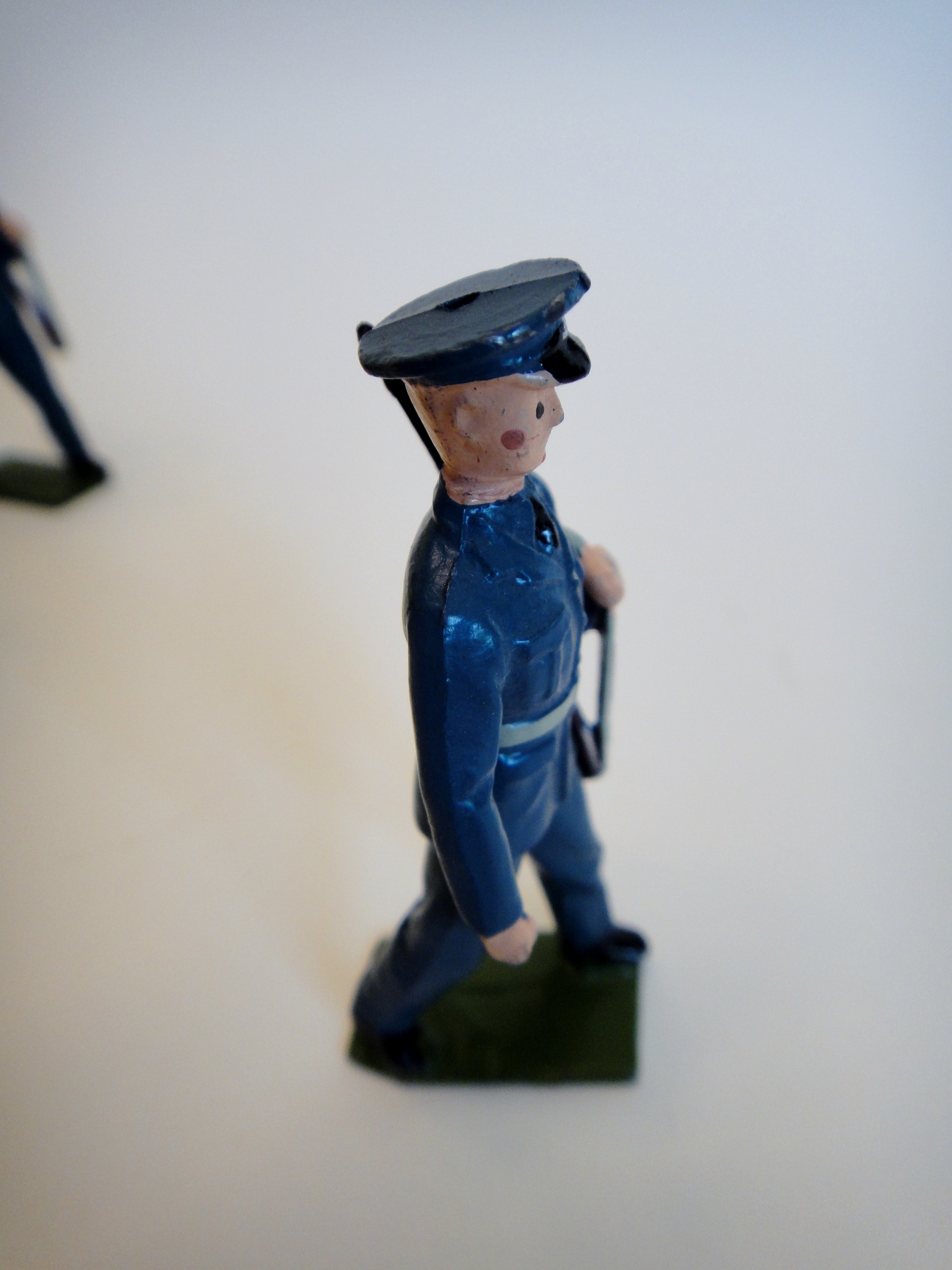 Collection Vintage Britains Ltd. Military Marching Soldiers Metal