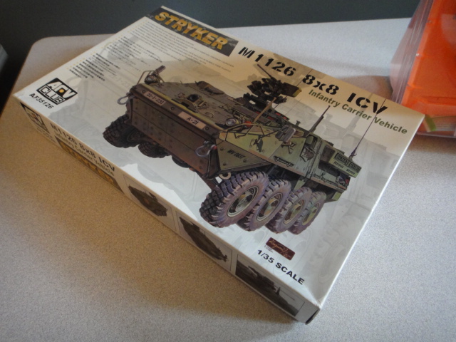 Stryker M1126- 8x8 ICV Model Tank and Paint Set
