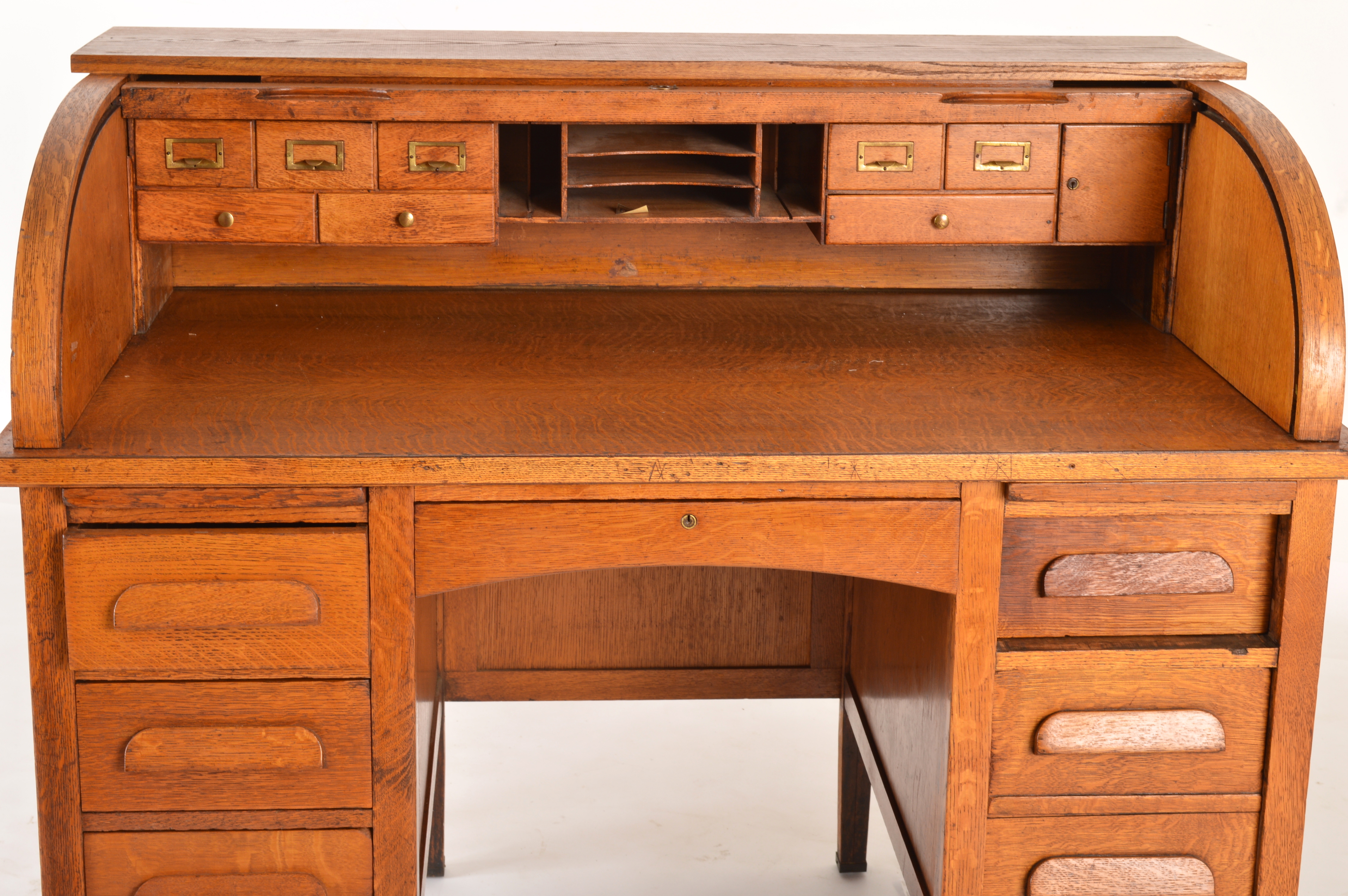 Tiger Oak Veneer Roll-Top Desk