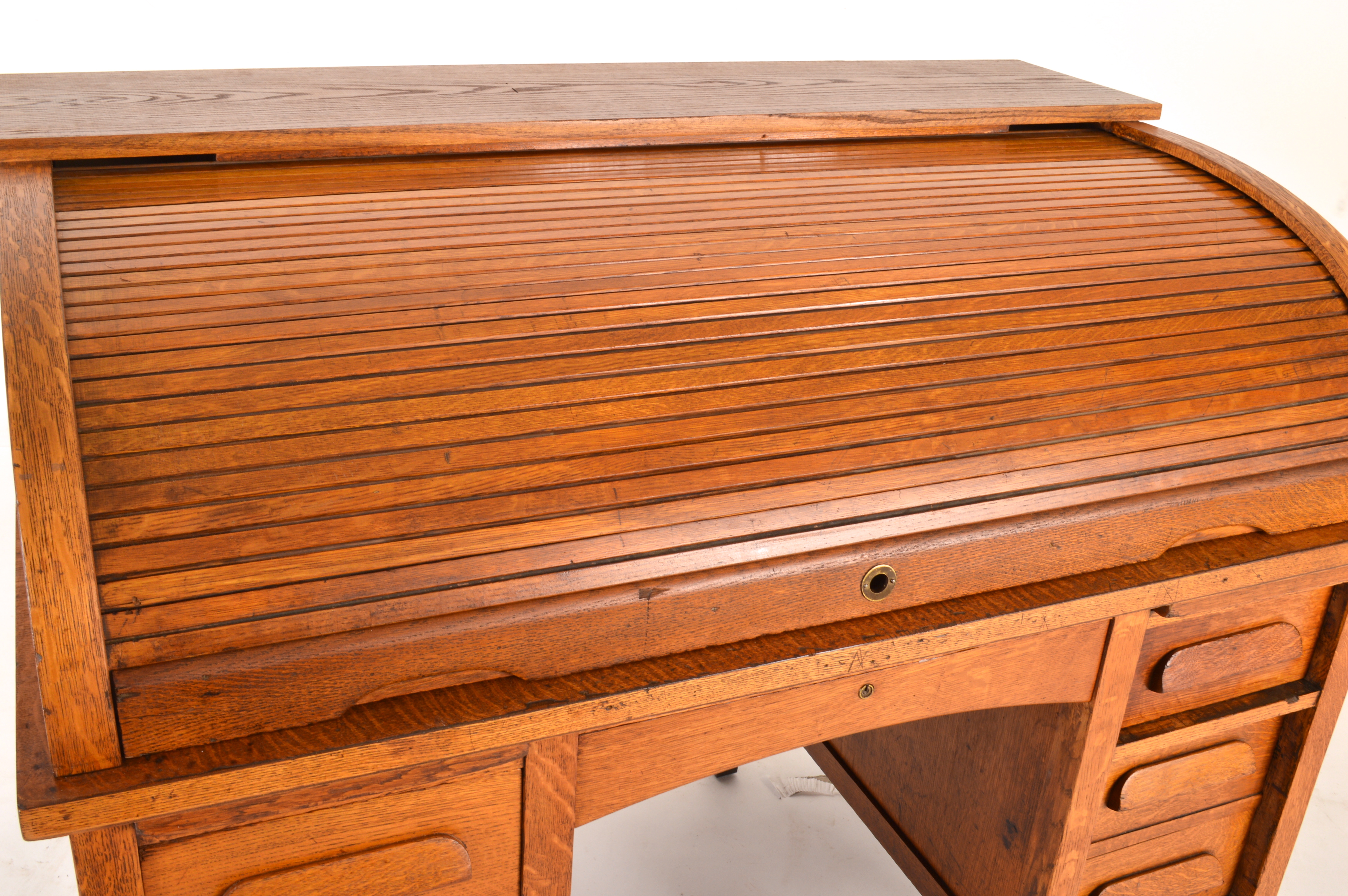 Tiger Oak Veneer Roll-Top Desk