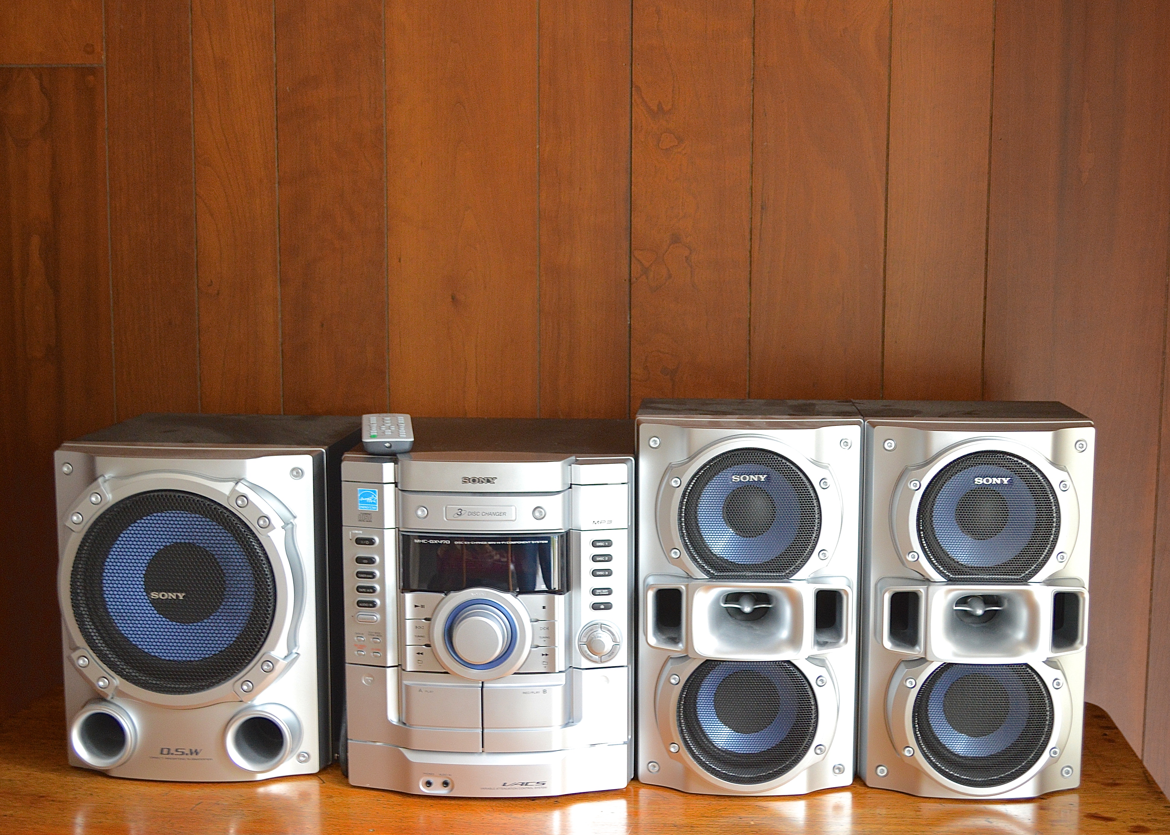 Sony 3 Disc and MP3 Stereo with Speakers and Subwoofer