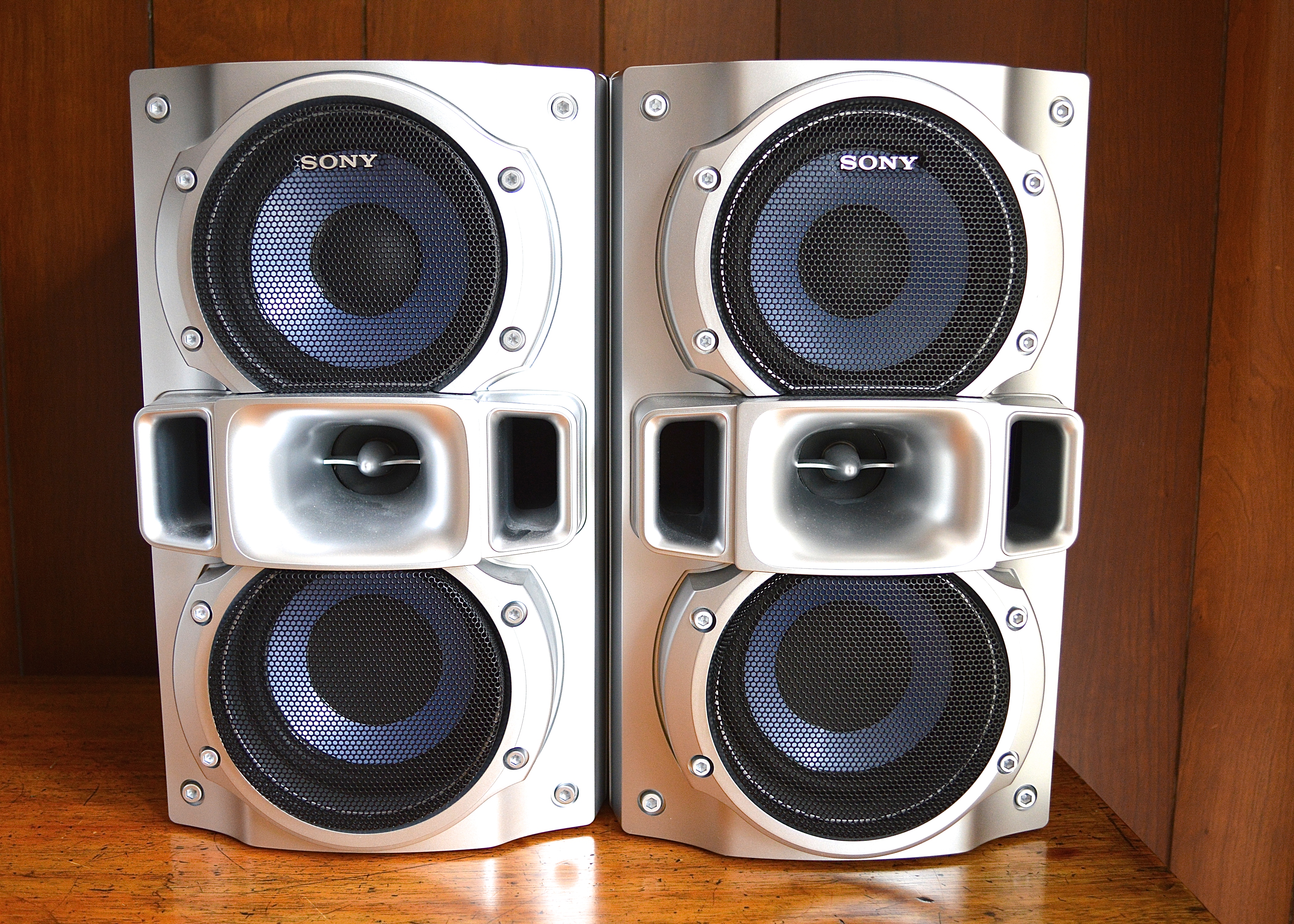 Sony 3 Disc and MP3 Stereo with Speakers and Subwoofer