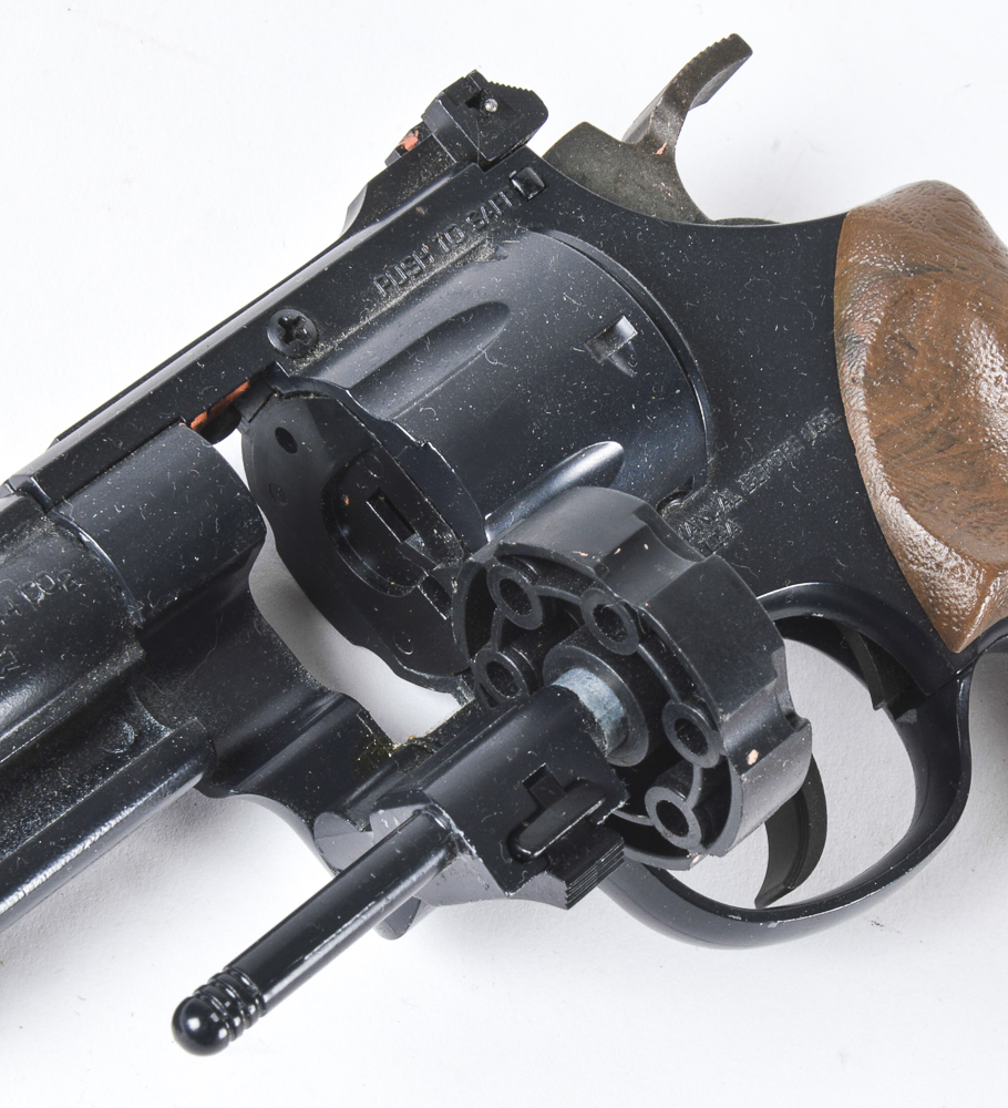 Daisy CO2-Powered Pellet Revolver
