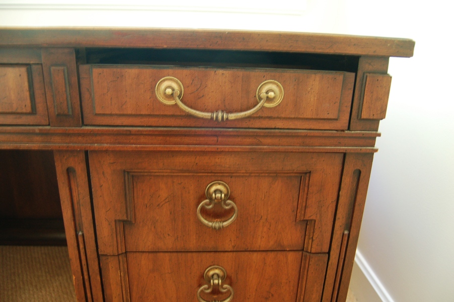 Sligh Furniture Leather Top Desk