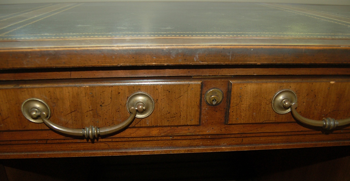 Sligh Furniture Leather Top Desk