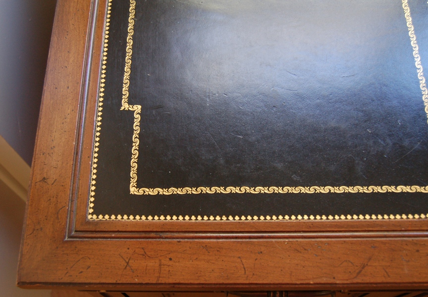 Sligh Furniture Leather Top Desk