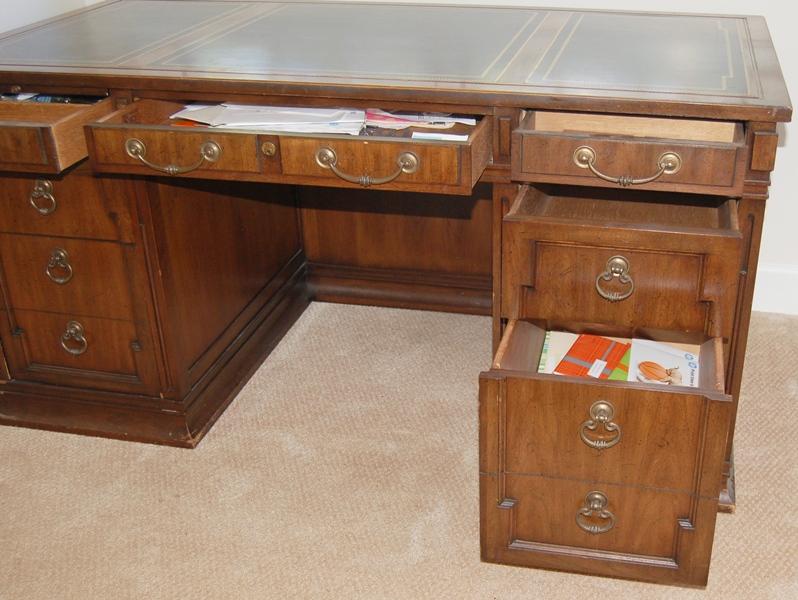 Sligh Furniture Leather Top Desk